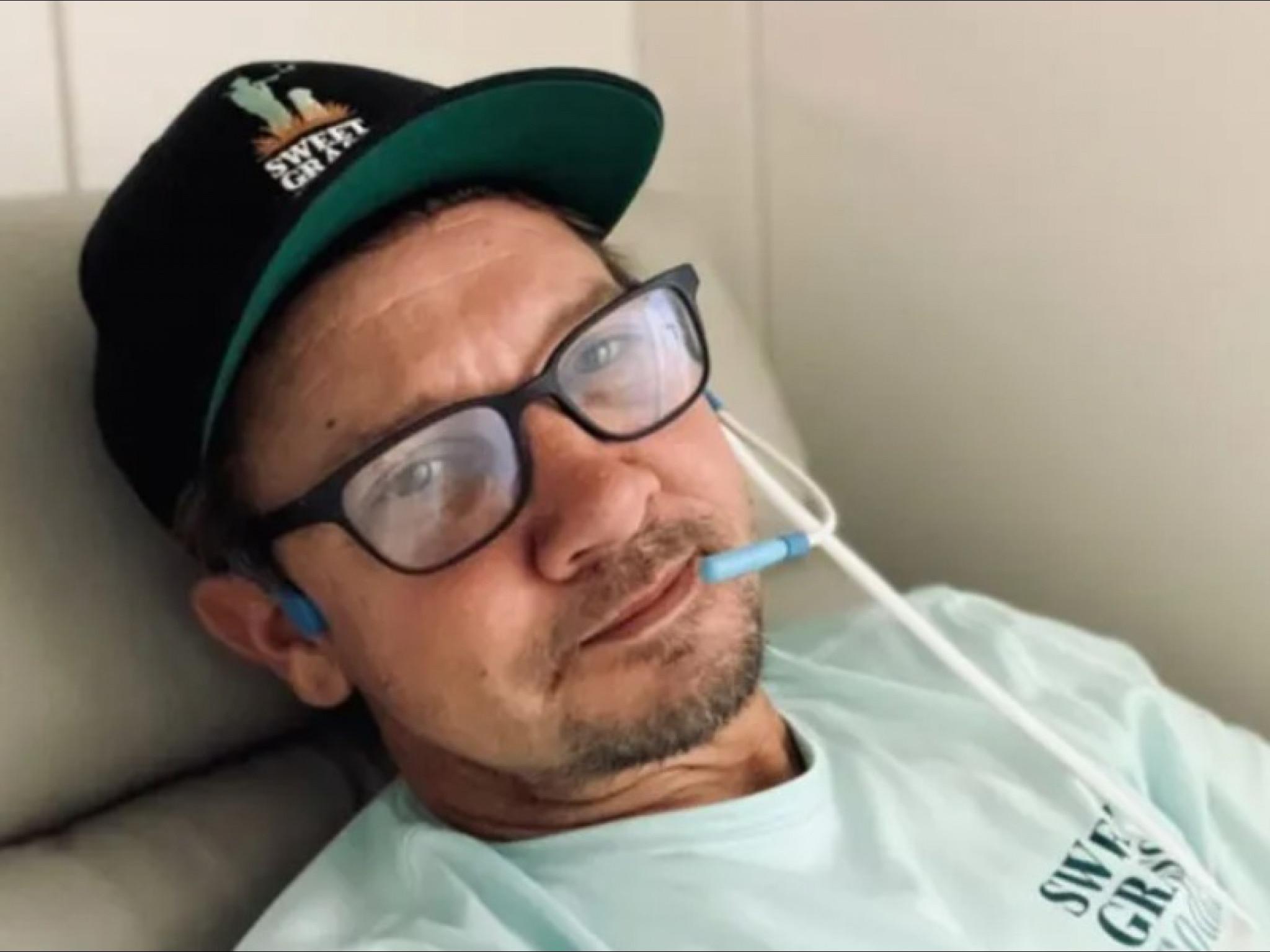 Jeremy Renner soll während seiner Genesung eine Sauerstoffkammer nutzen