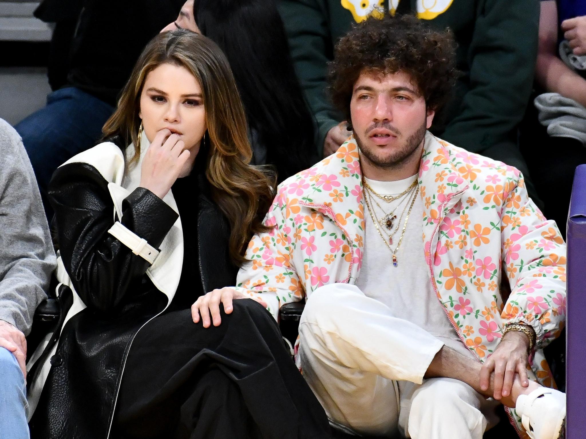 Selena Gomez kündigt ein neues Album mit ihrem Verlobten Benny Blanco an.