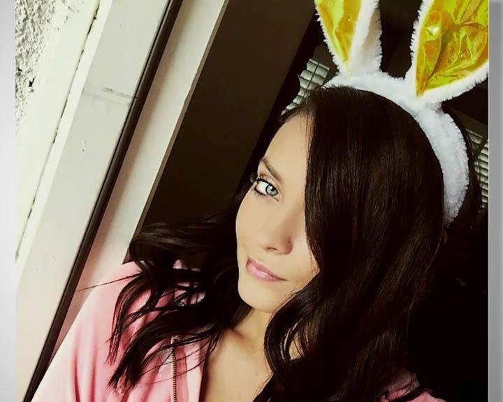 Playboy Lifestyle: sie ist ein Coachella-Babe. Sie liebt Leder. Und sie weiß wie sie Deine Aufmerksamkeit bekommt. Sie ist Miss April 2015, heißt Alexandra Tyler und sie möchte Dir gerne ihr Instagram zeigen.