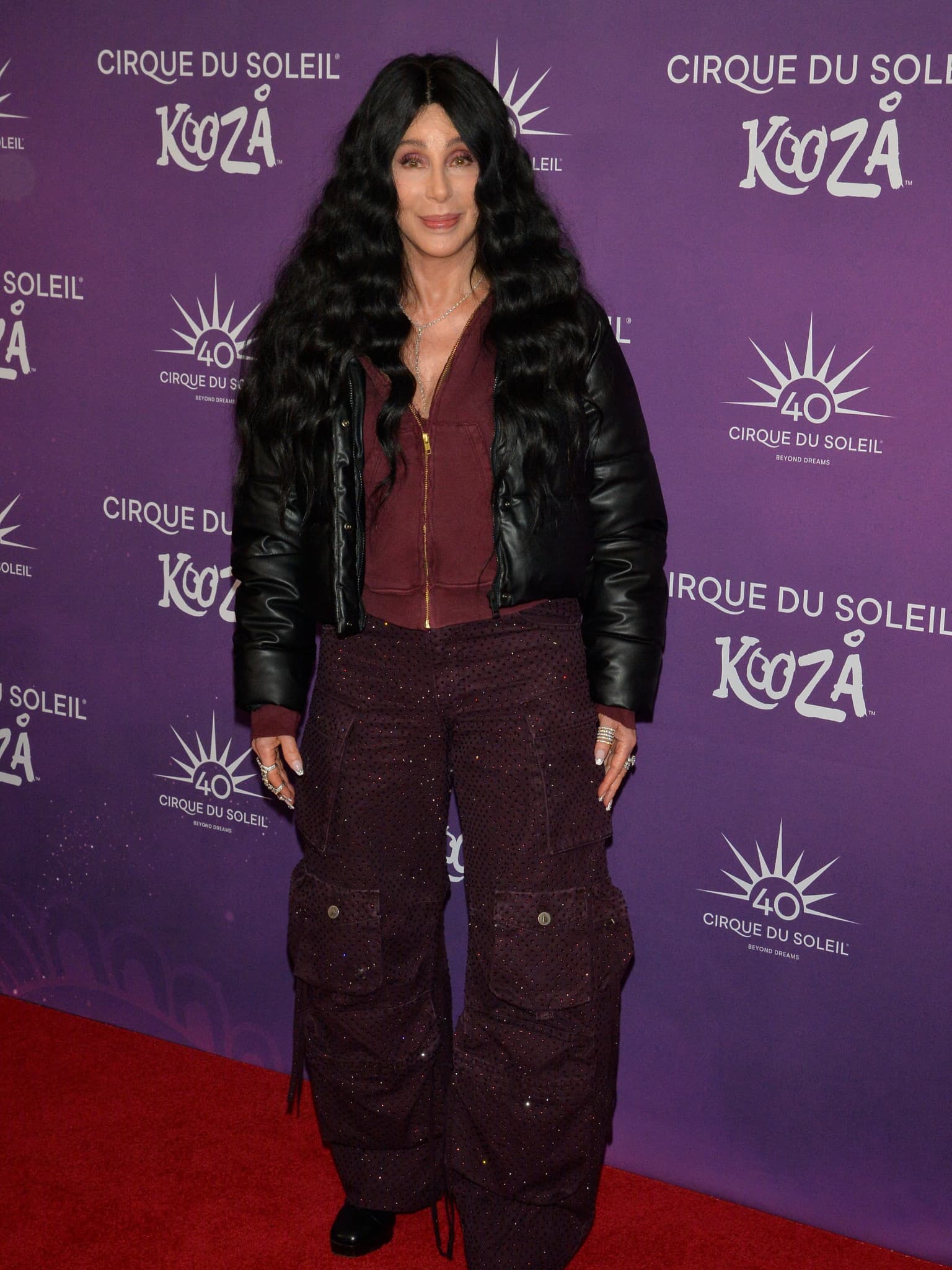 Cher verrät, dass sie von einer Karriere am Broadway träumt, um den EGOT-Status zu erreichen.