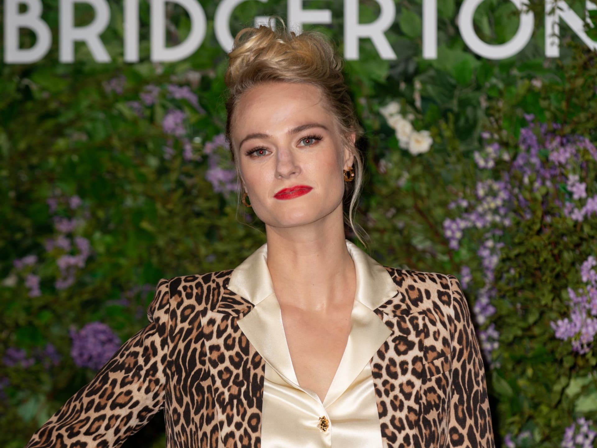 Jessica Madsen bekommt „interessante Direktnachrichten“ wegen ihrer 'Bridgerton'-Rolle