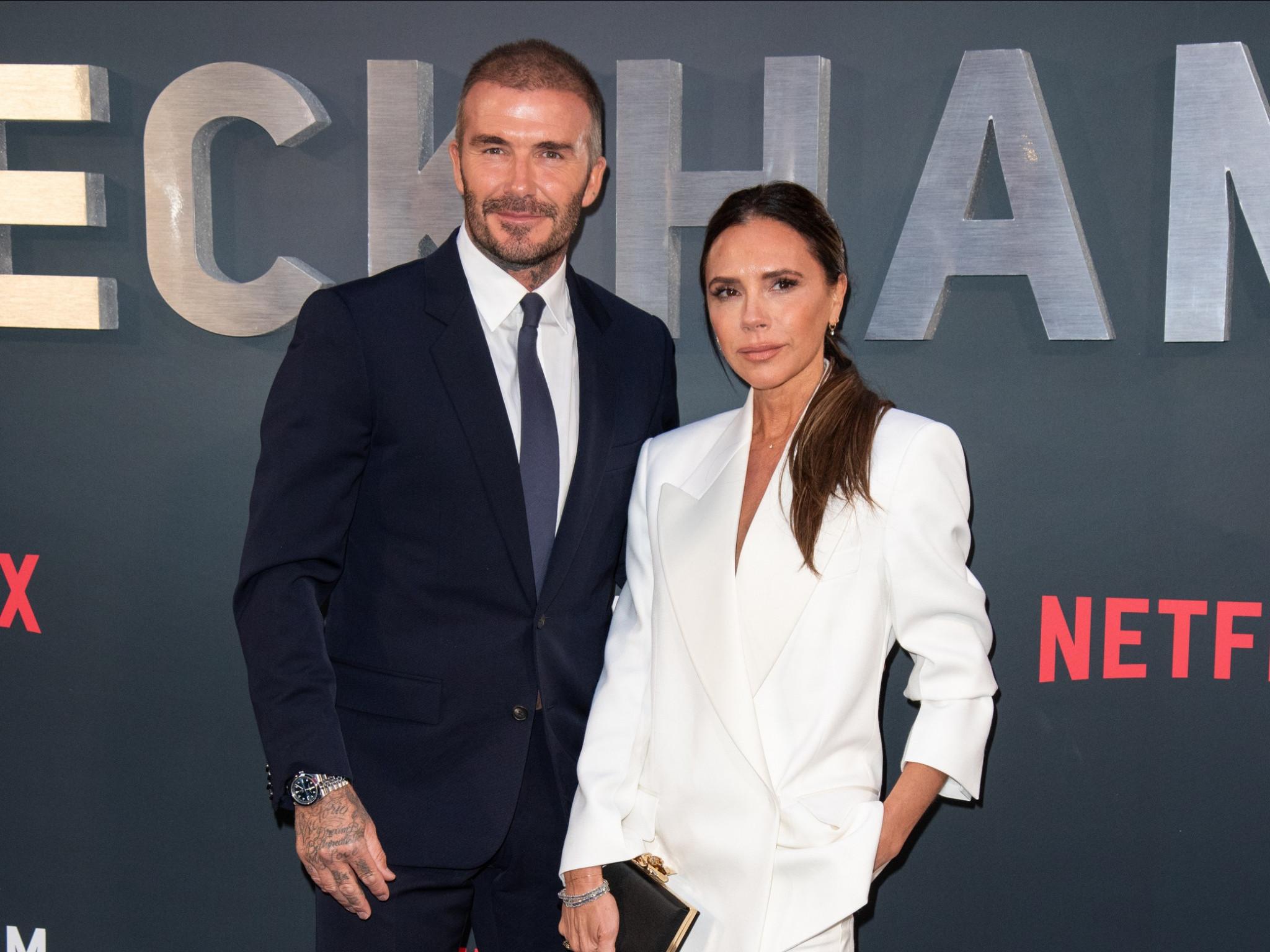Victoria Beckham war genervt von Ehemann Davidn - denn der hätte beinahe die Geburt seines Sohnes verpasst, um einen Pepsi-Werbespot mit J-Lo und Beyoncé zu drehen!