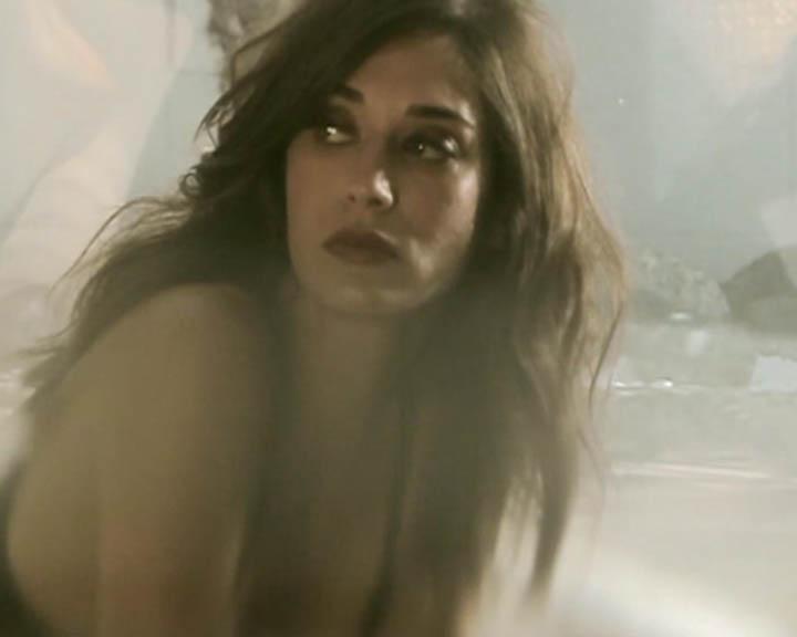 Playboy Lifestyle: Wir verbringen einige Zeit mit dem Masters of Sex Star Lizzy Caplan - und es stellt sich heraus, dass sie alles andere ist als schüchtern sondern einfach nur absolut hinreißend.