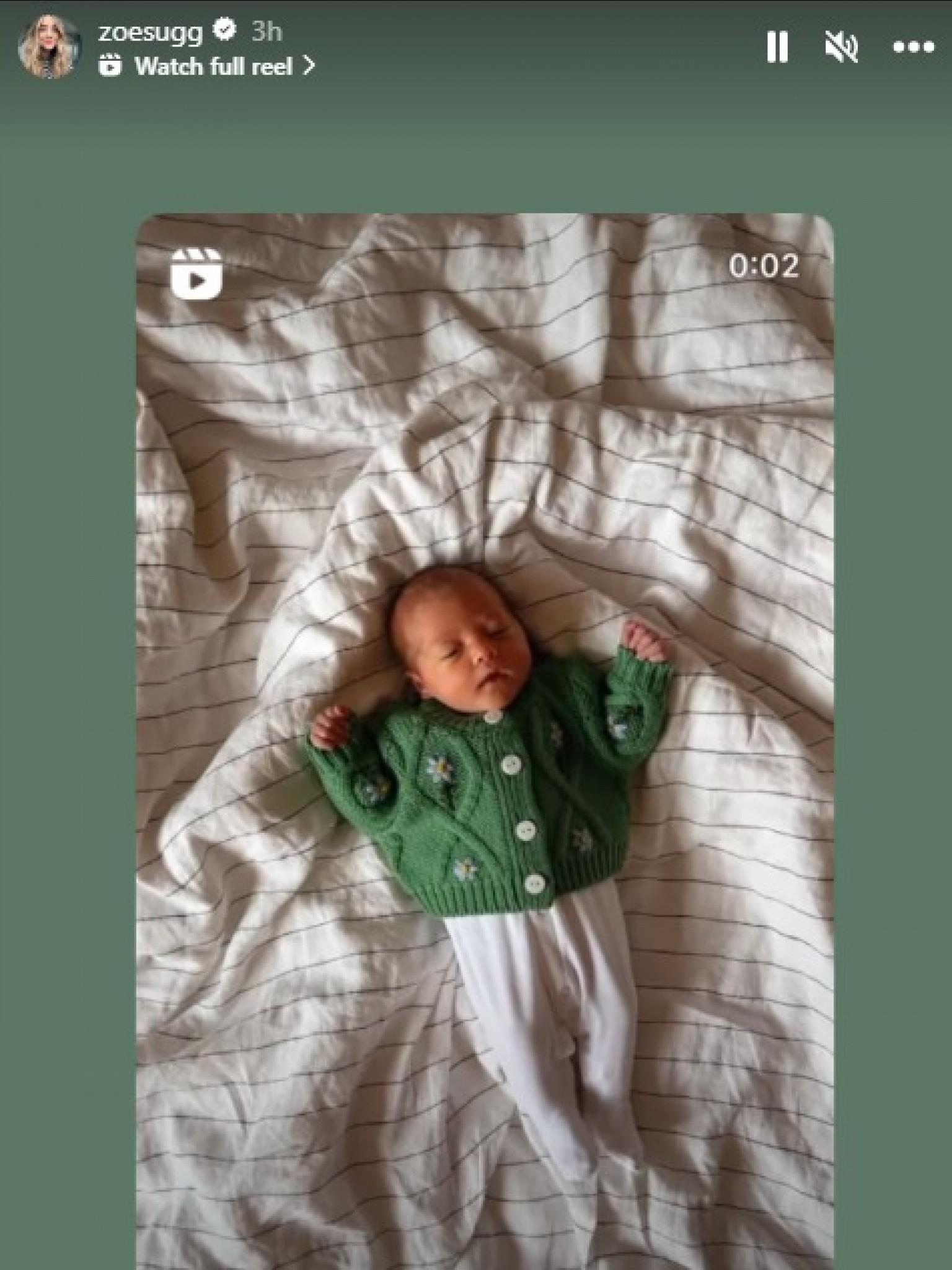 Zoella hat ihr zweites Baby „pünktlich zu Weihnachten" auf der Welt begrüßt