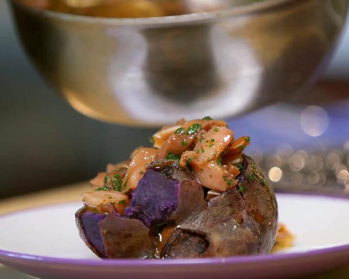 Playboy Lifestyle - Kochen und Genießen Spezial - Geschmorte Schweineschnauze mit Süßkartoffeln sind eine Homage an die Heimat von Chef-Koch Ray Garcia