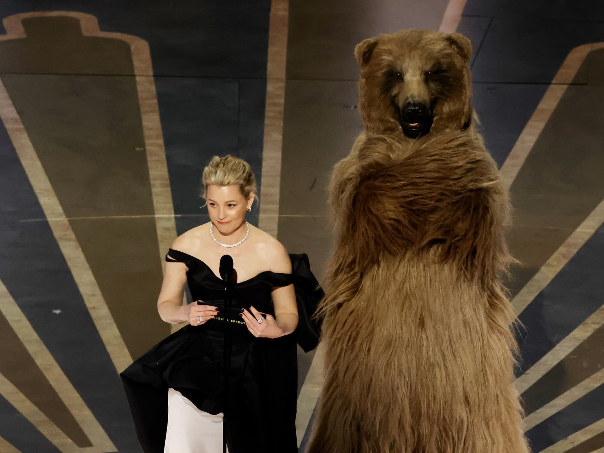 Elizabeth Banks: Offen für 'Cocaine Bear'-Sequel