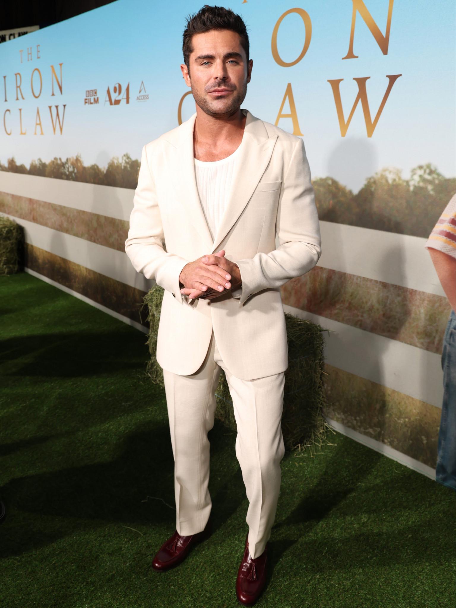 Zac Efron unterzieht sich wegen einer Rückenverletzung einer Stammzellentherapie