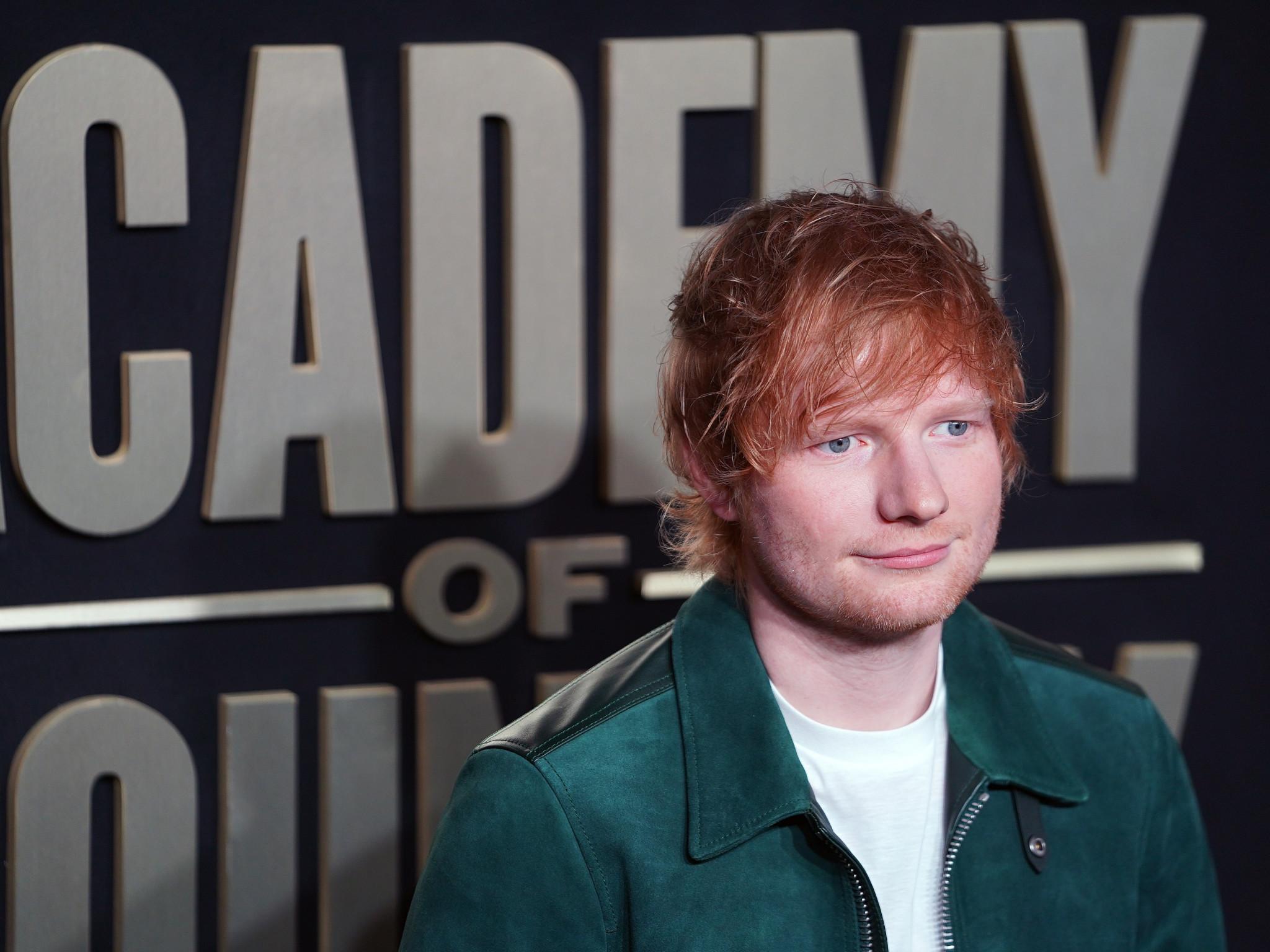 Ed Sheeran über KI: „Habt ihr euch nicht die Filme angesehen, in denen sie uns alle töten?“
