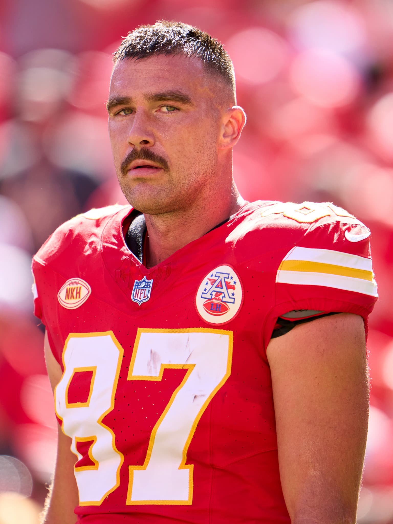 Travis Kelce entspannt sich in Philadelphia, während seine Freundin Taylor Swift ihre „Eras Tour“-Tournee fortsetzt