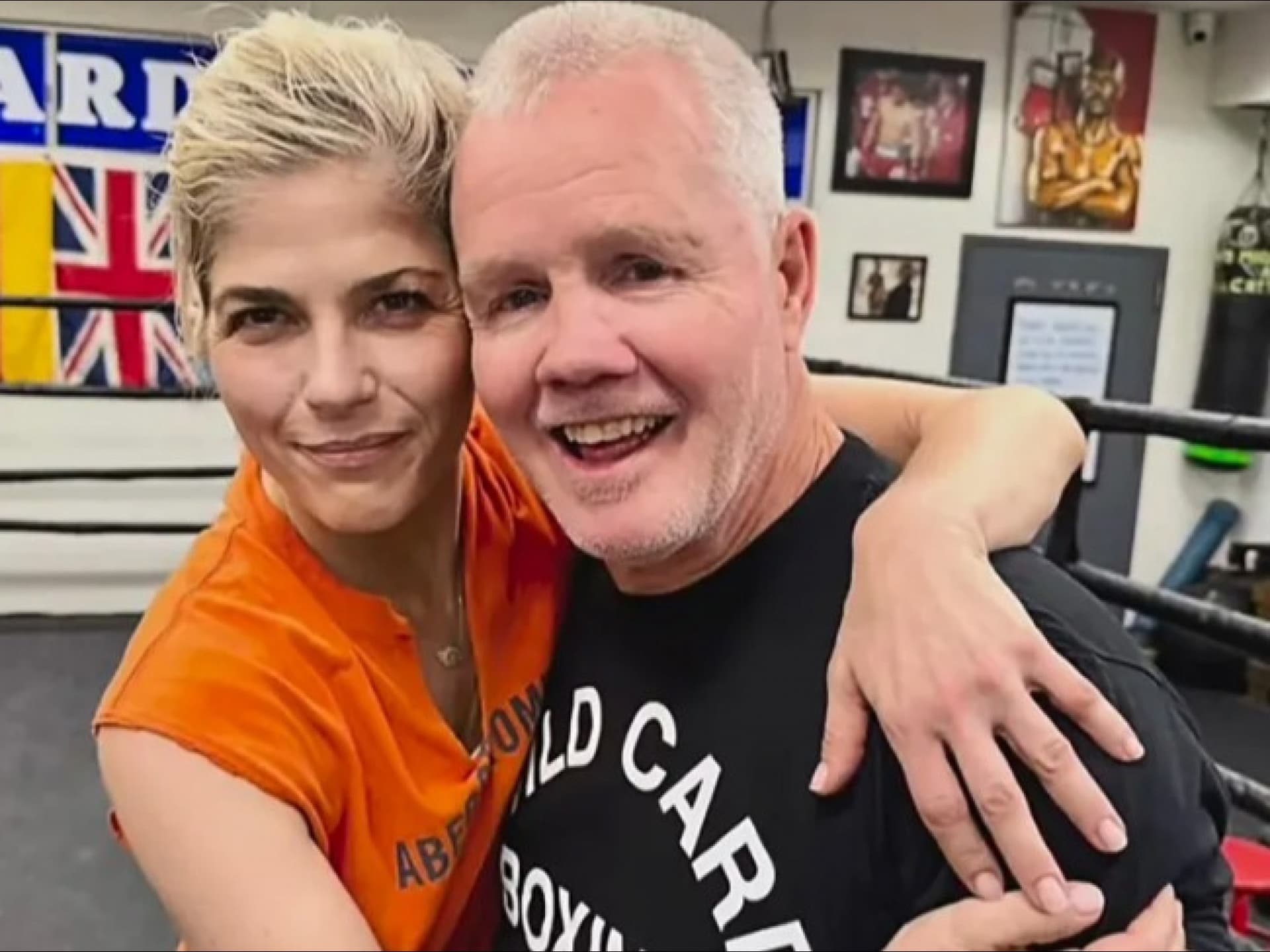 Selma Blair hat mit dem Boxen angefangen.