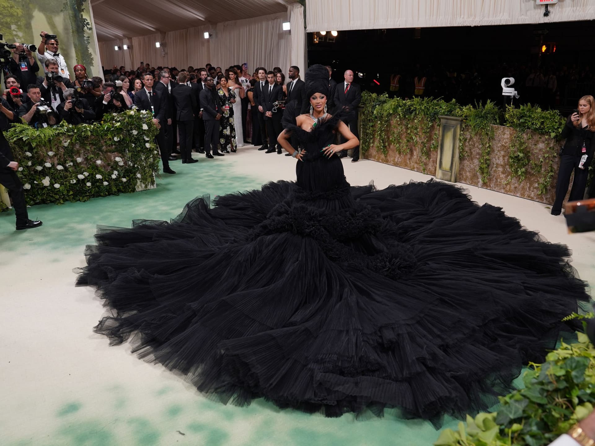 Cardi B besteht darauf, dass sie ihren entfremdeten Ehemann Offset in ihrem...