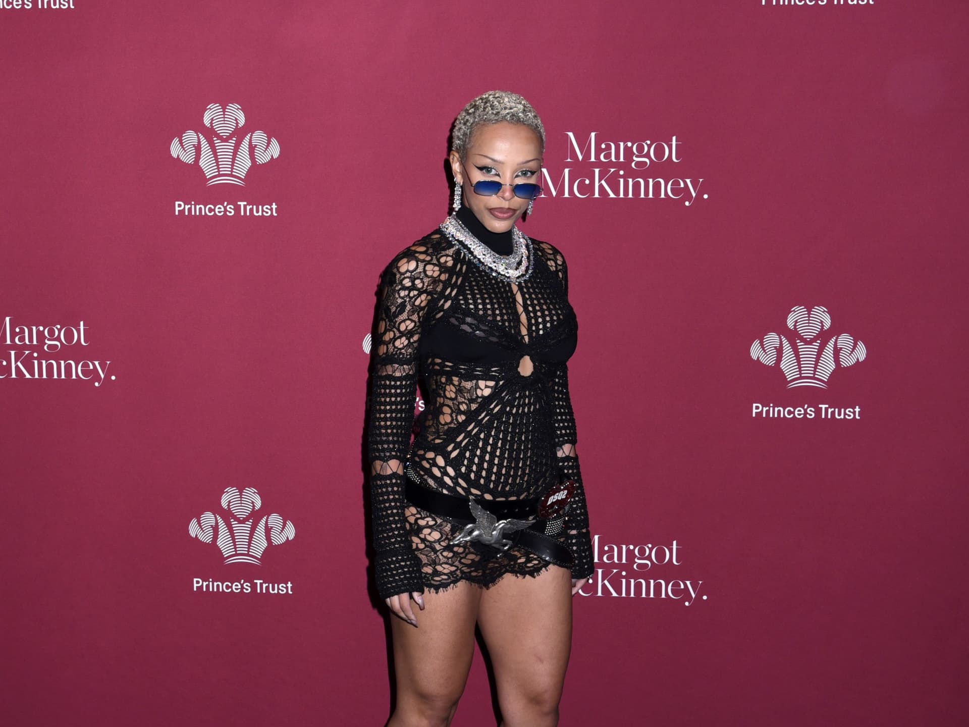 Doja Cat bezeichnet die Kardashians als 'plastisch'