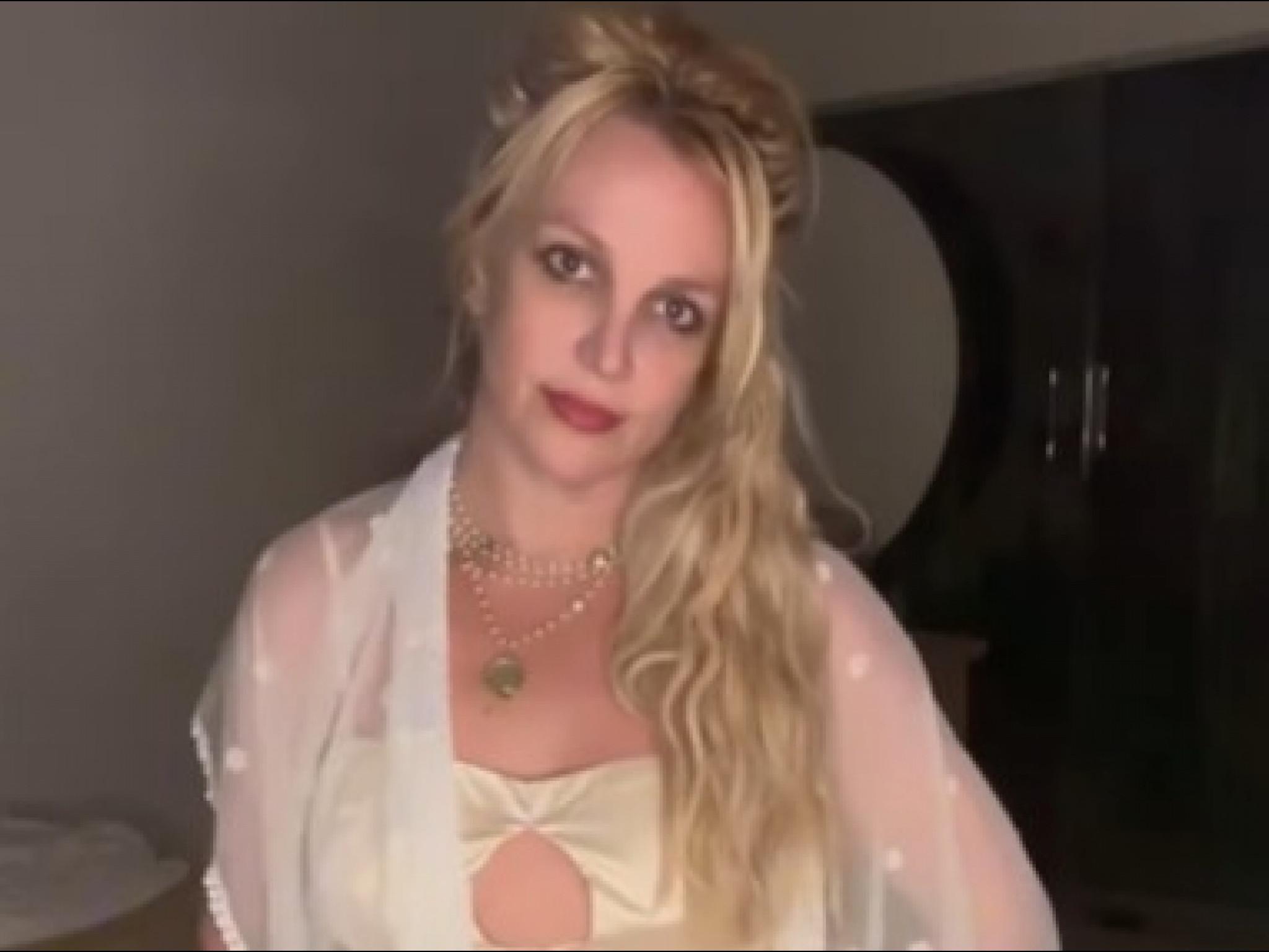 Britney Spears hat ihr Schweigen nach ihrer Scheidung gebrochen.