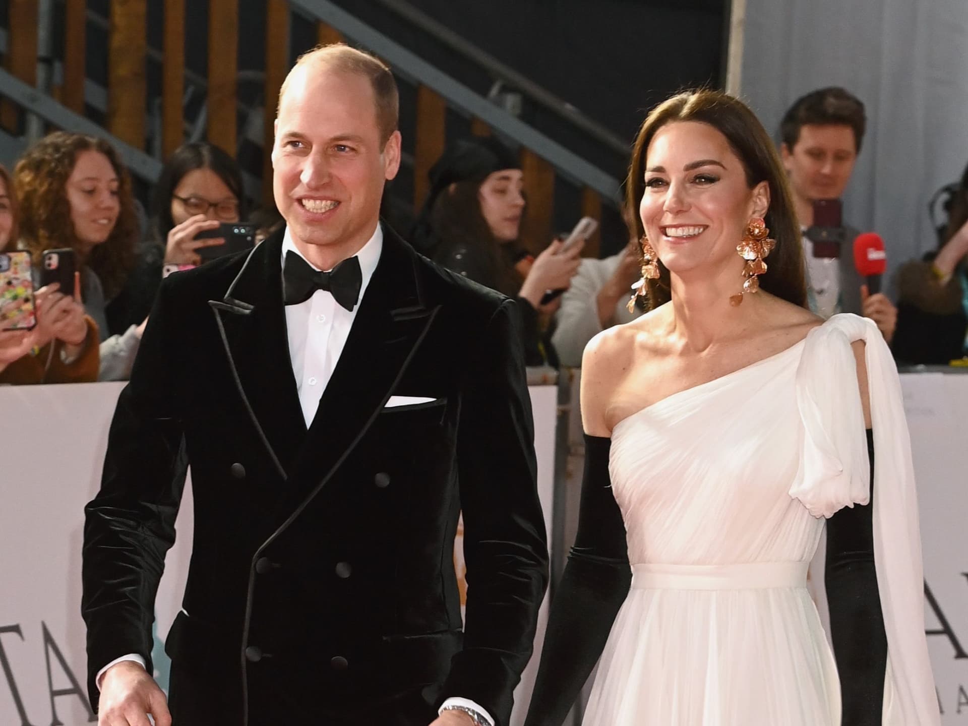 Der Prinz und die Prinzessin von Wales „ehren Königin Elizabeth II. am...