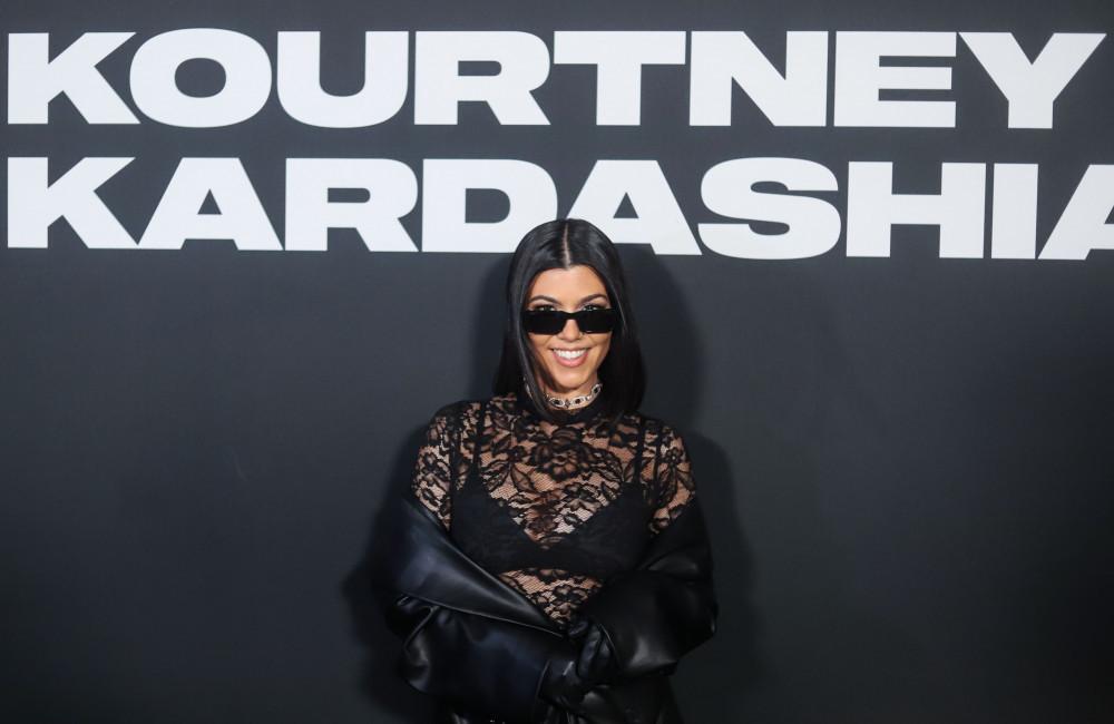 'Sie hat GELD mir vorgezogen!'  Kourtney Kardashian hat ihre Schwester Kim kritisiert