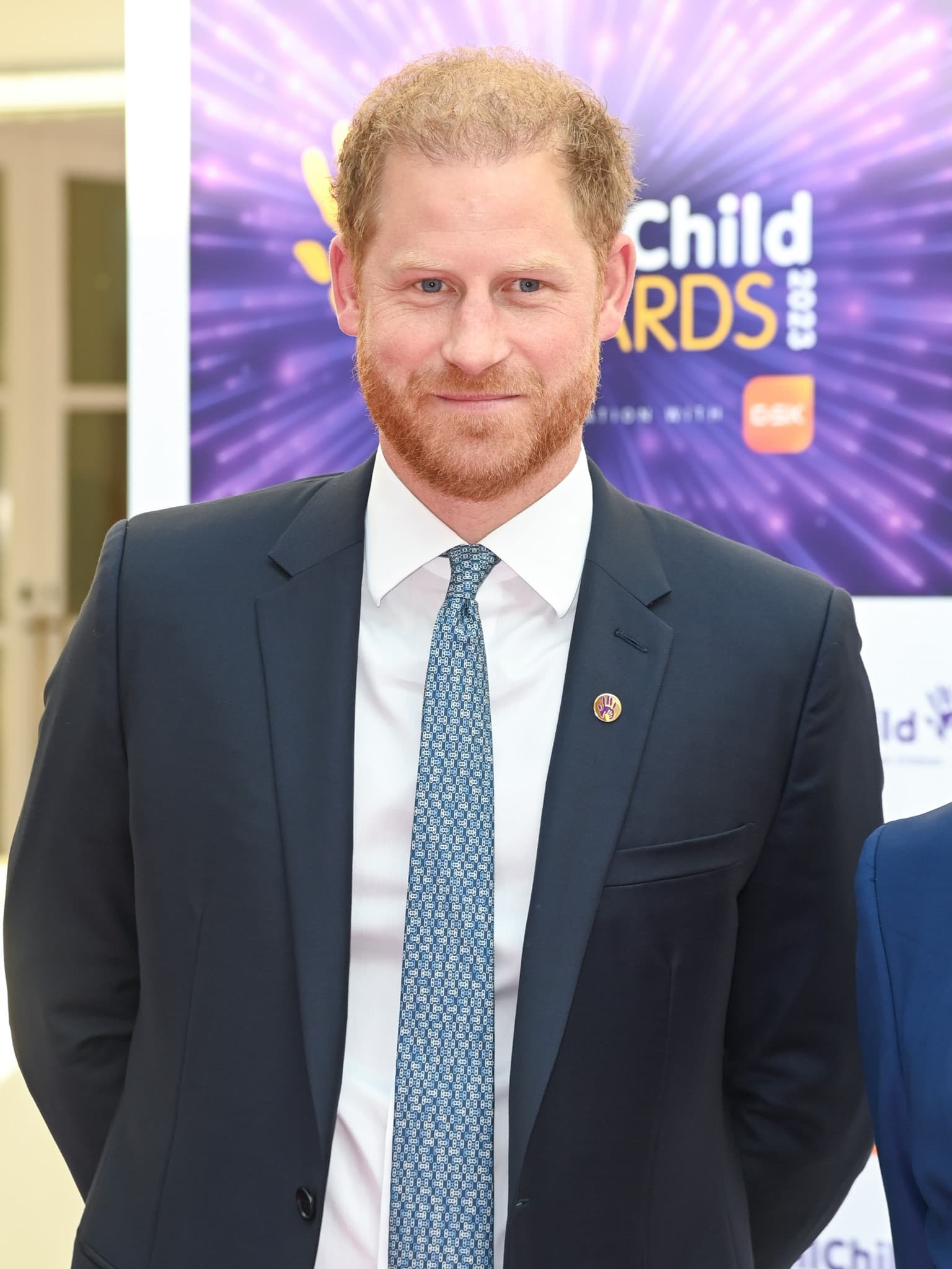 Prinz Harry half dabei, einen Donut für ein Opfer der Waldbrände in L.A. zu finden.