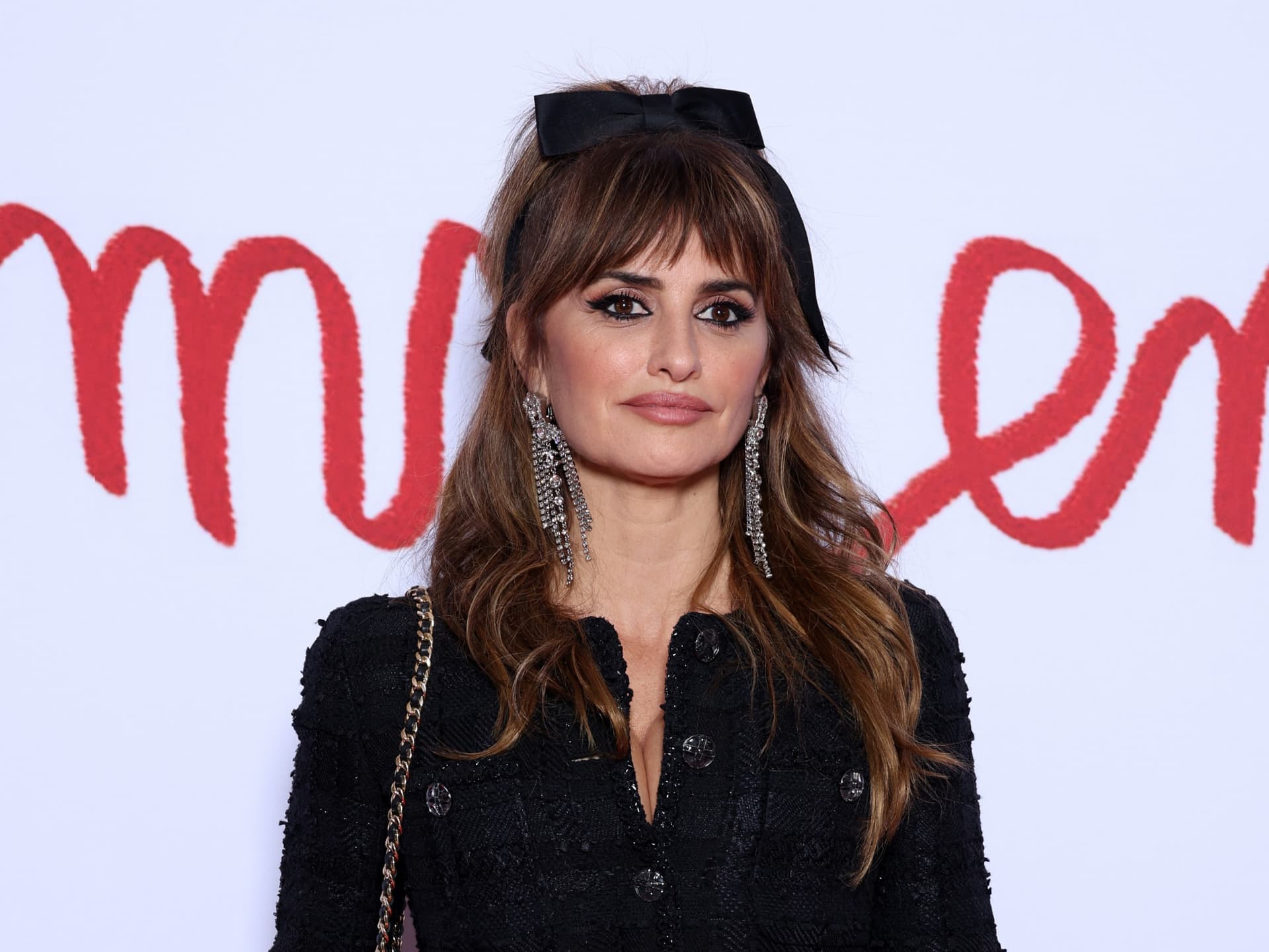 Penélope Cruz verrät, dass sie „Angst“ vorm Autofahren hat