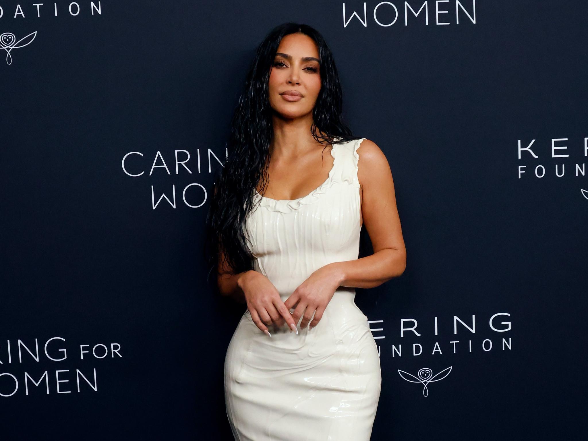 Kim Kardashian setzt sich für inhaftierte Feuerwehrleute ein.