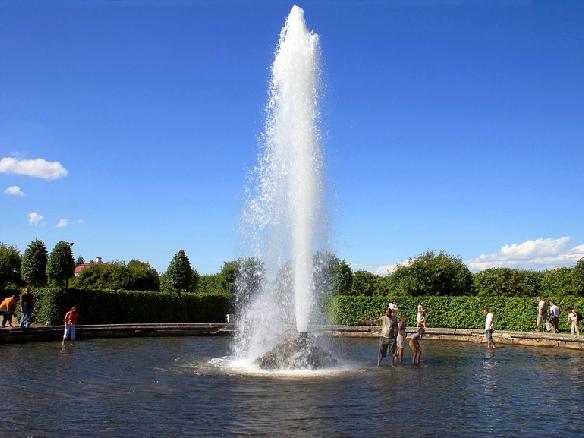 Frauen reagieren auf Studie, die besagt, dass Squirting Urin ist, mit der sozialen Bewegung #NotPee