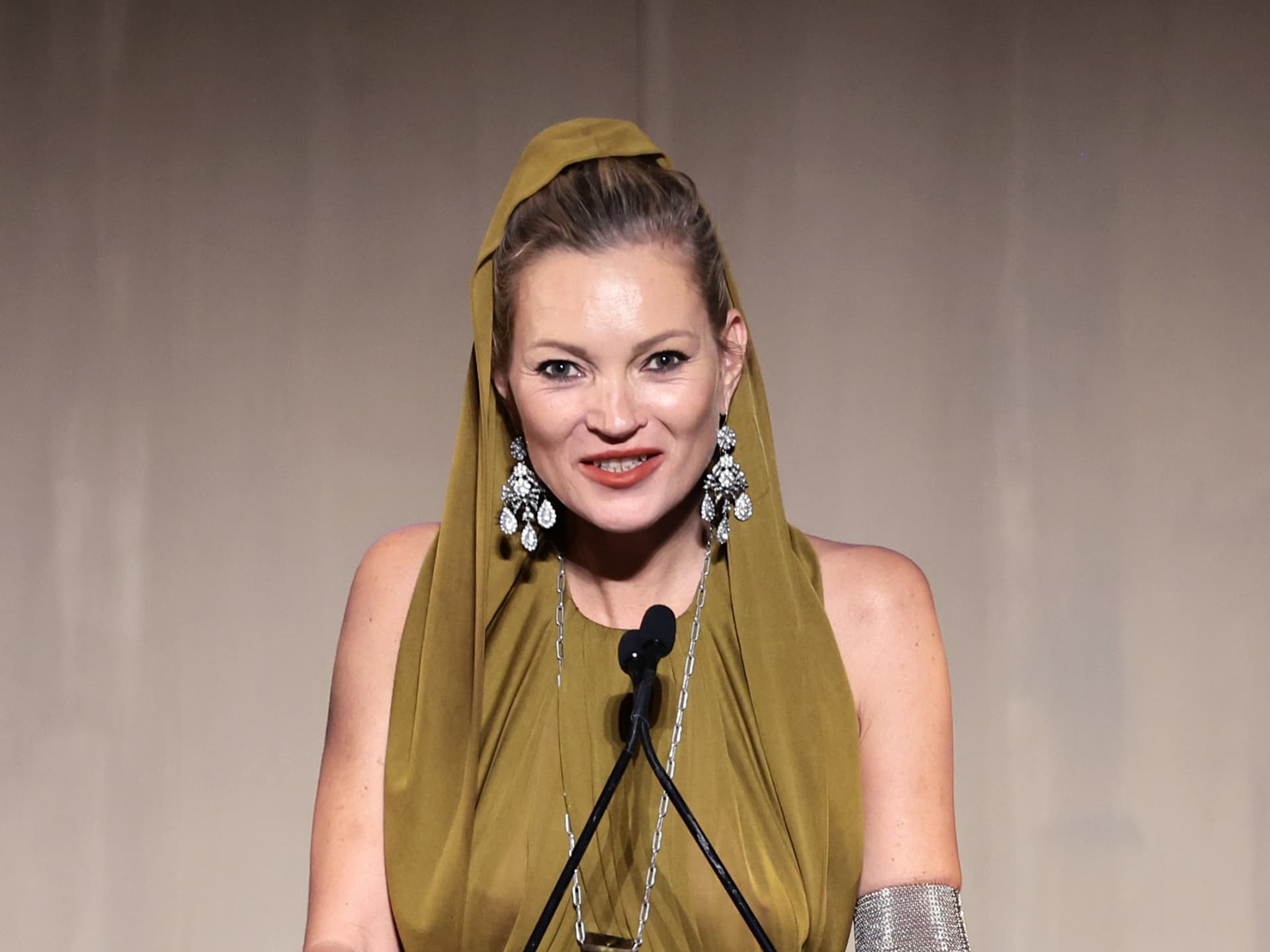 Kate Moss: Sie schwört auf die Kraft der Kristalle