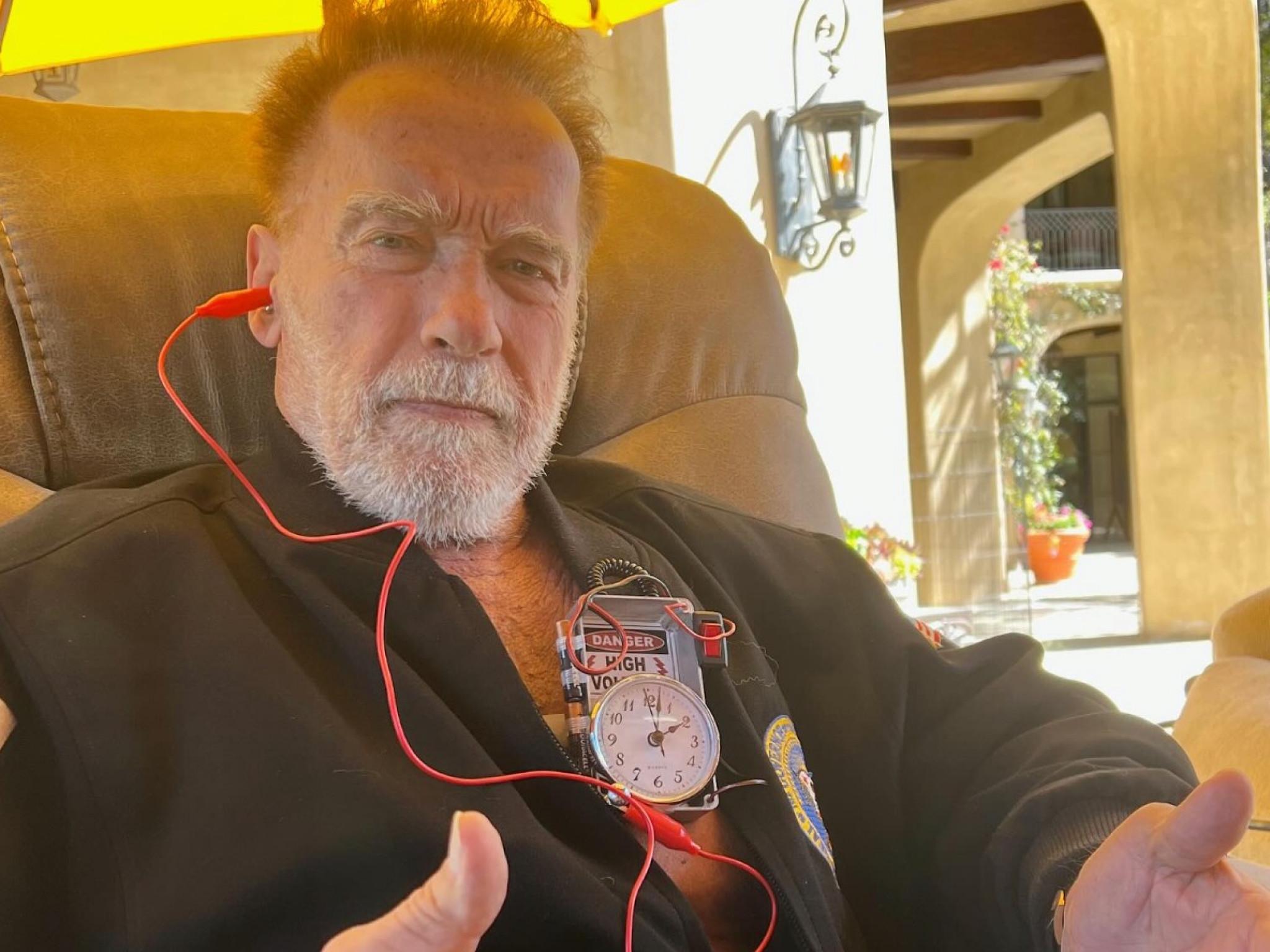 Arnold Schwarzenegger: Schon wieder zur Arbeit nach OP