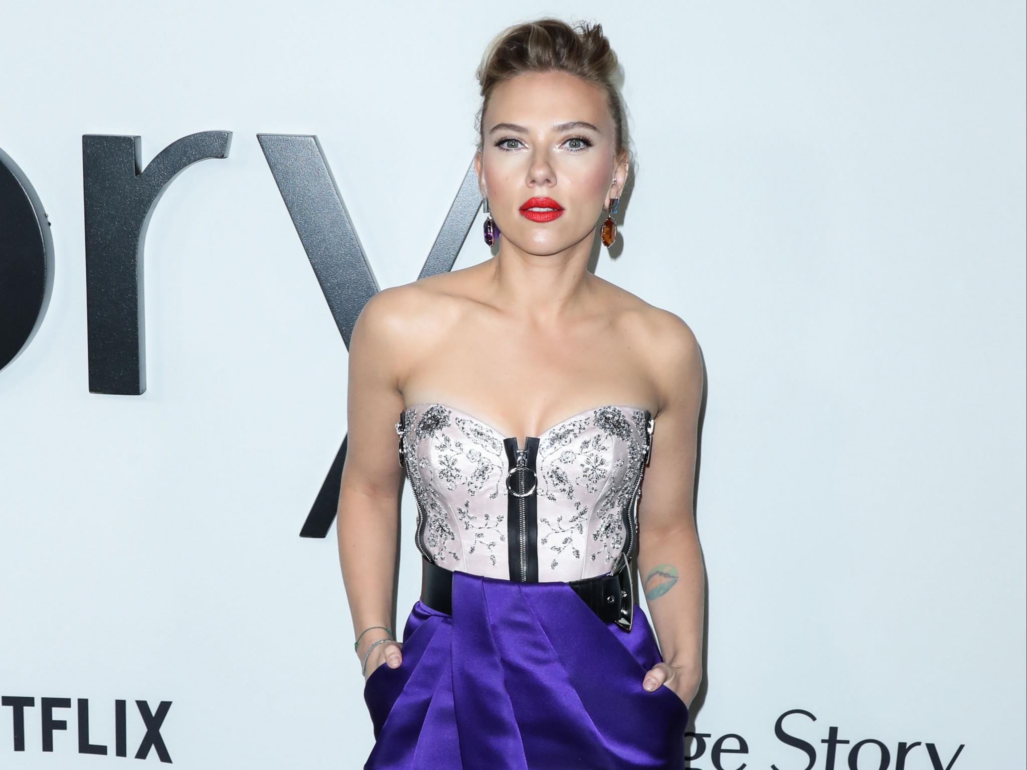 Scarlett Johansson lobt Pamela Anderson