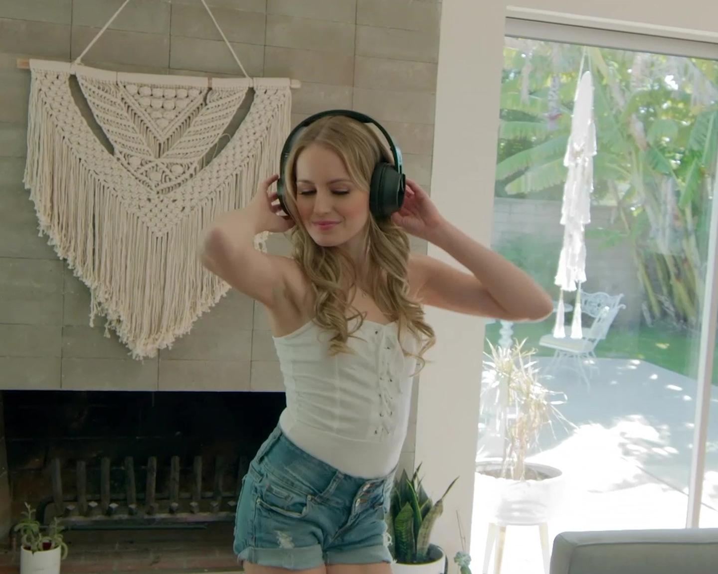 Playboy Special Edition Uncovered (Scarlet Sage): Scarlett Sage zeigt uns ihre Persönlichkeit in der Episode von "Uncovered" für Playboy.