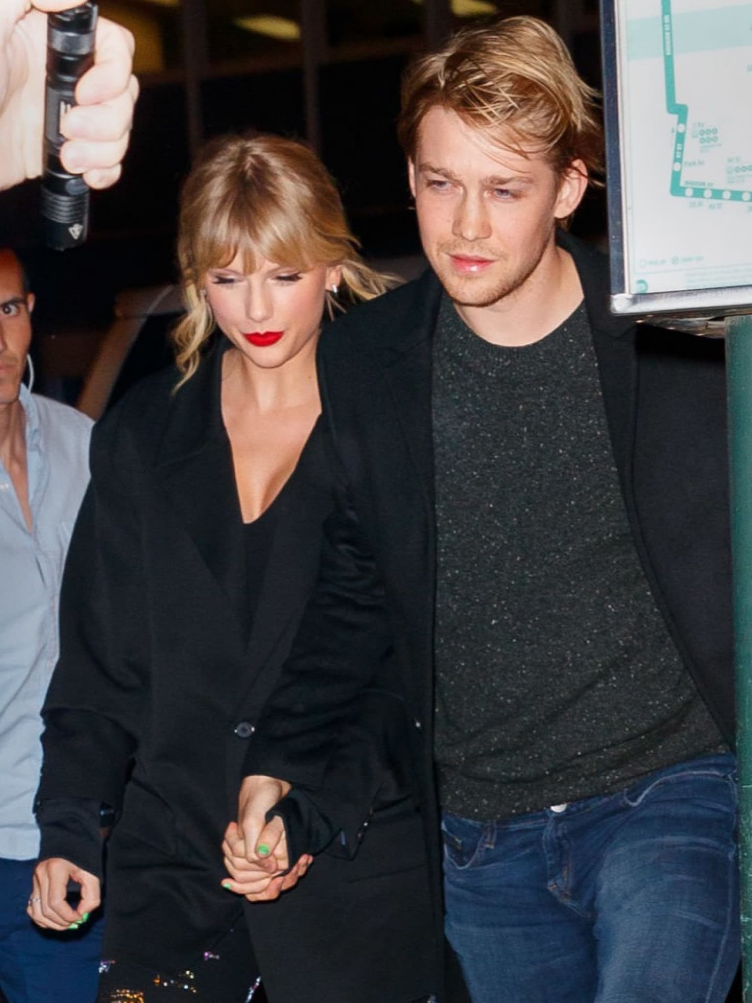 Joe Alwyn bricht Schweigen über seine Trennung von Taylor Swift und spricht über die „Schwierigkeiten“ der Trennung