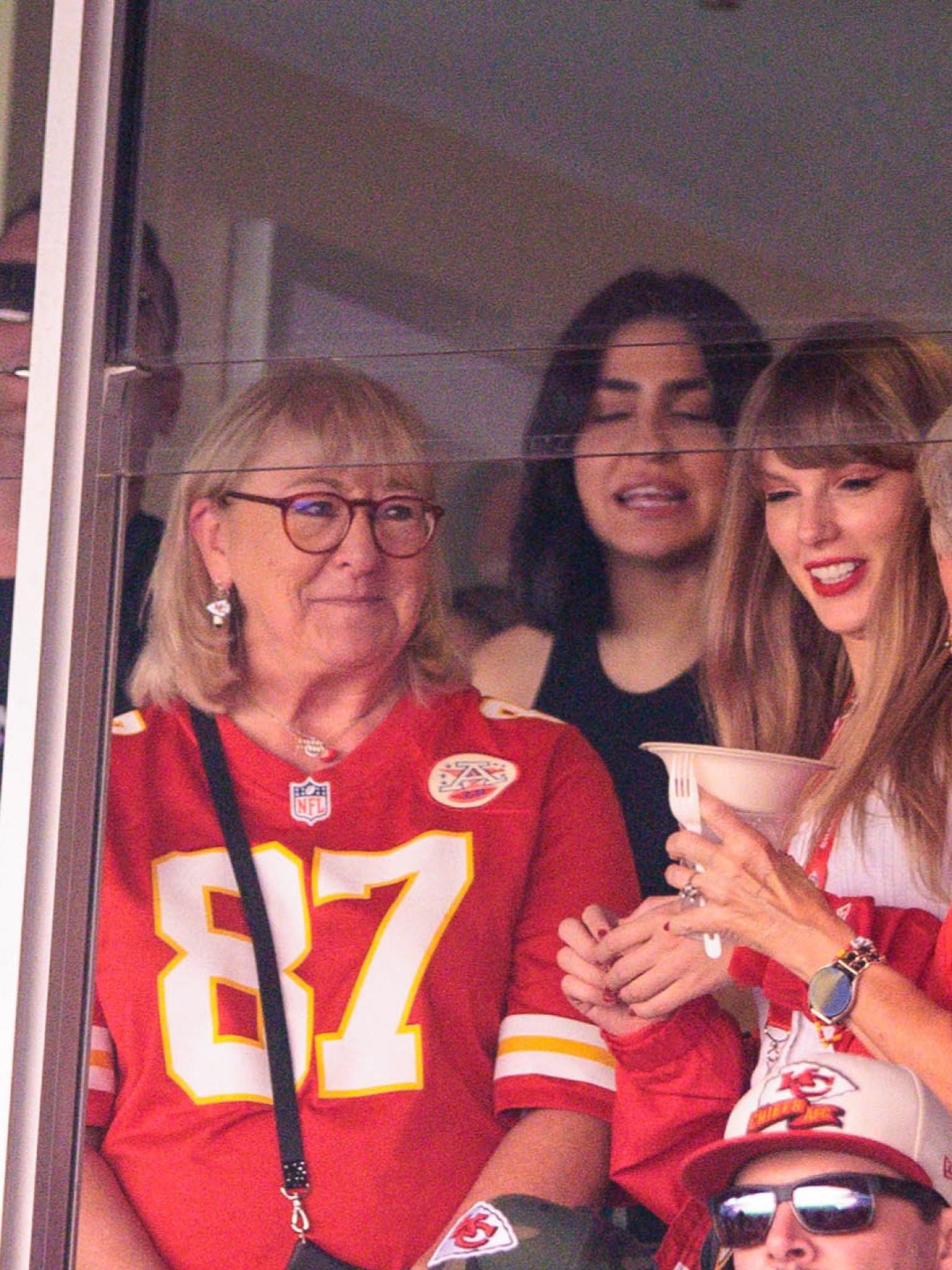 Taylor Swift not likely to do Thanksgiving with the Travis Kelce again this year