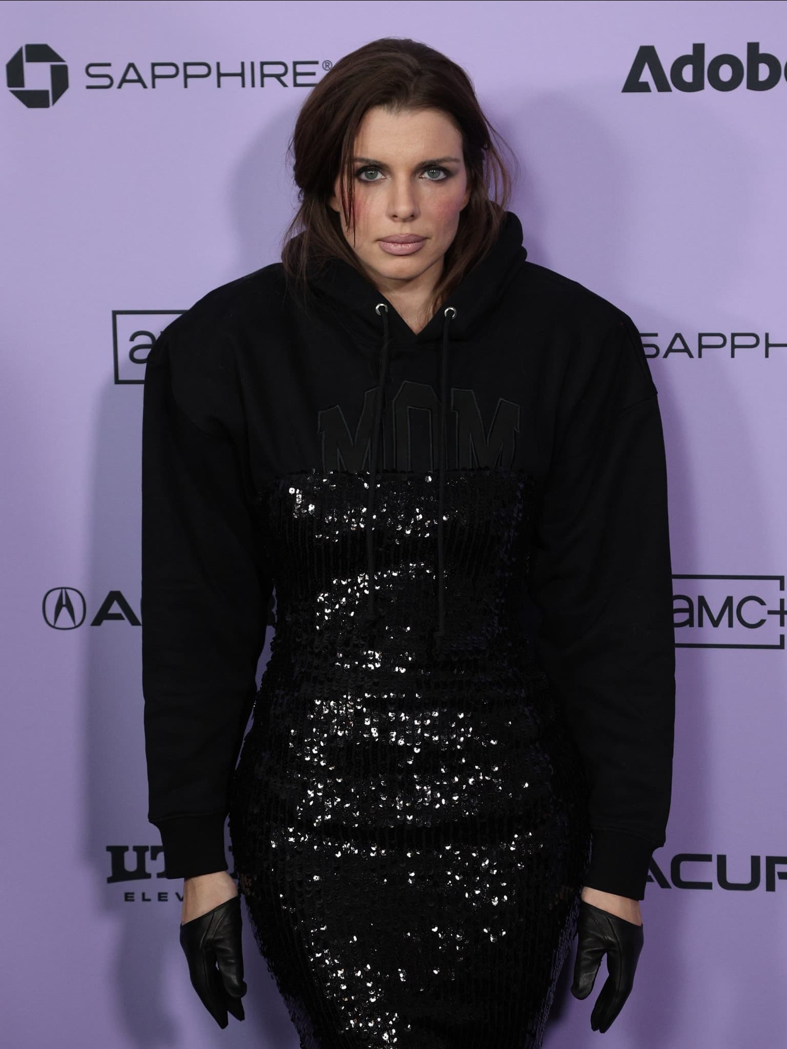 Julia Fox outet sich mehr als zwei Jahre, nachdem sie mit Kanye West ausging, als lesbisch