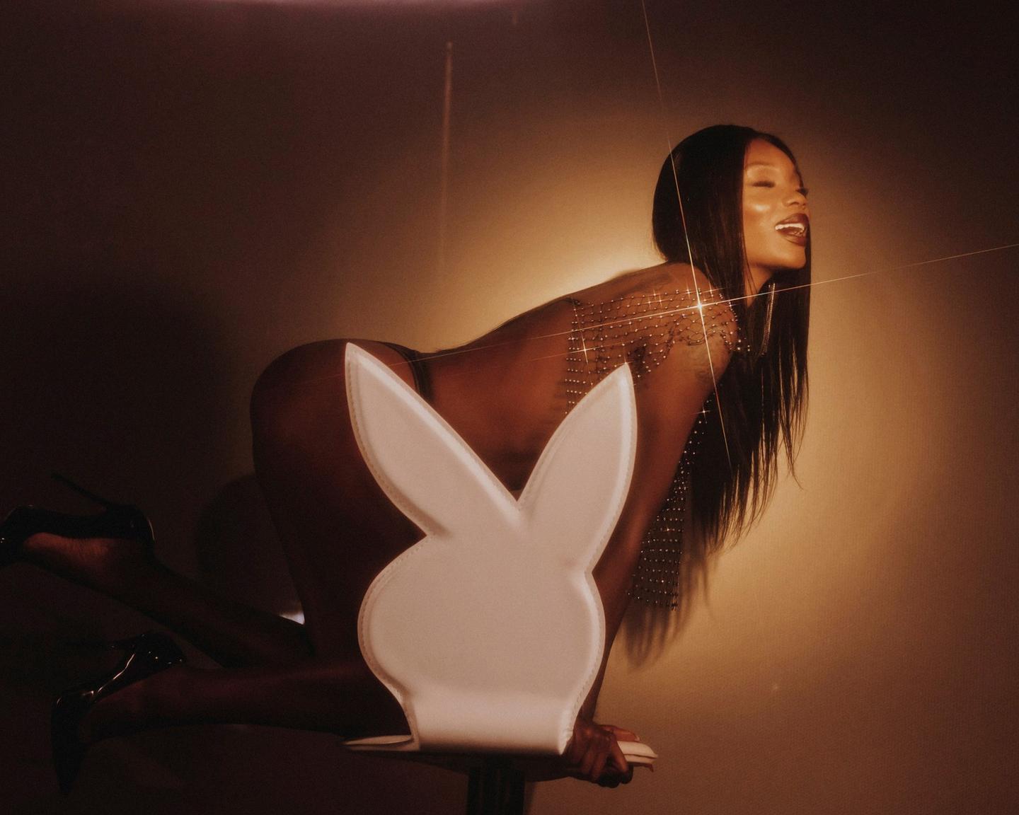 Playboy International (Chasity Samone): Die sexy Playboy Miss Februar 2020 lädt Dich ein im Video mit Ihr zusammen zu sein!