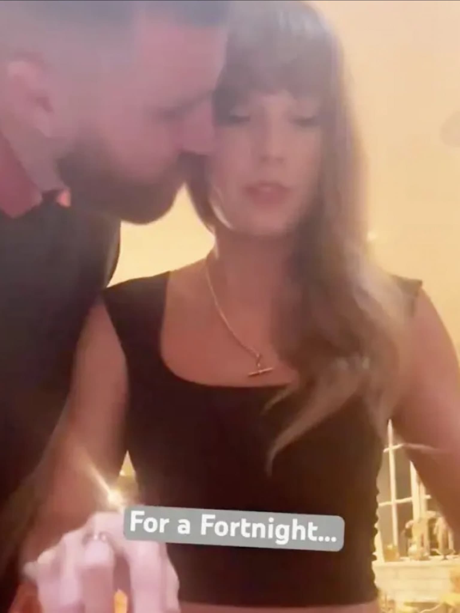 Enger Freund von Travis Kelce schwärmt davon, dass der NFL-Star und Taylor Swift ,hoffentlich bald' heiraten werden