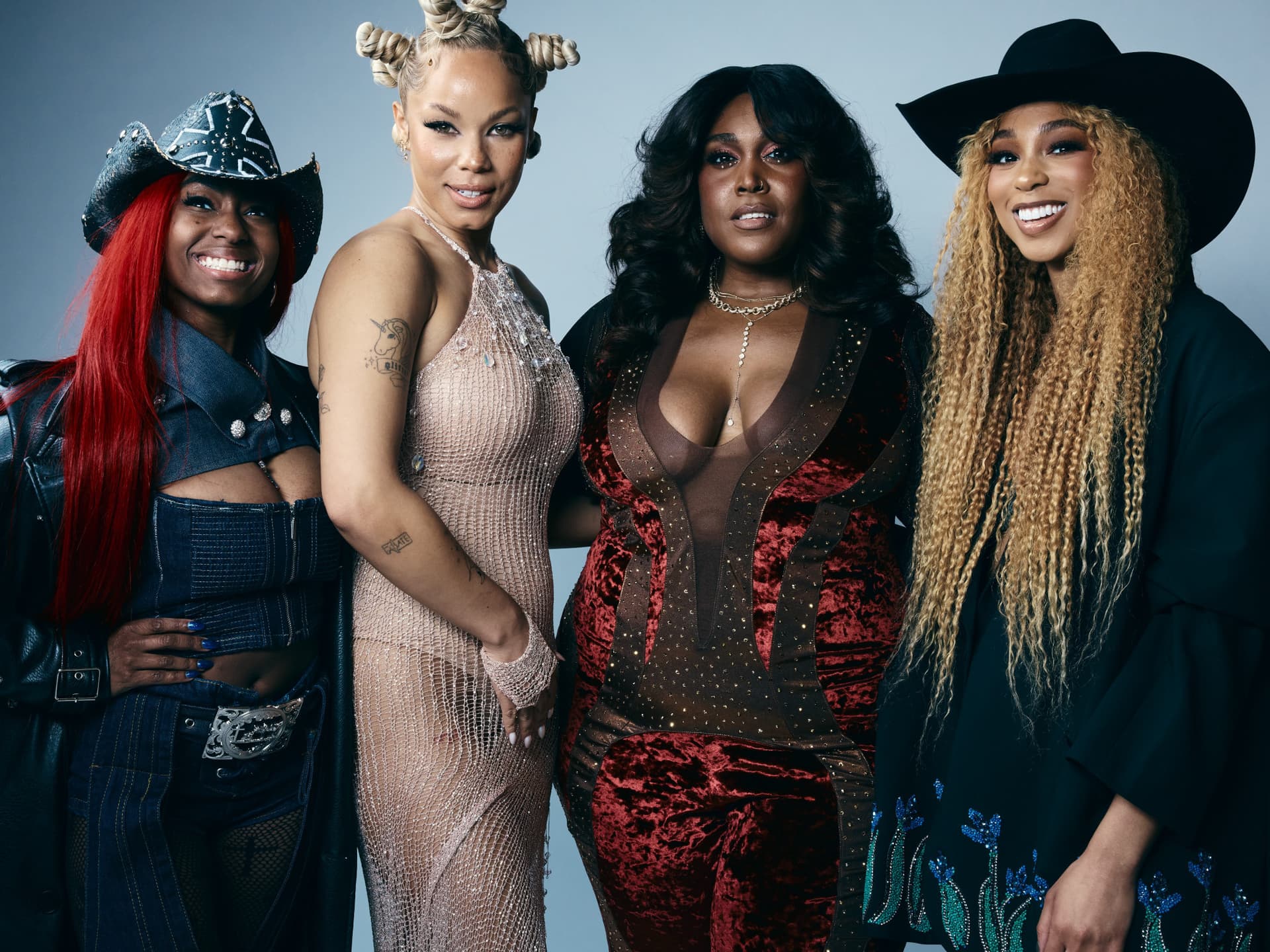 Beyoncé ließ sich mit ihren 'Blackbird'-Kollaborateuren passende Tattoos stechen