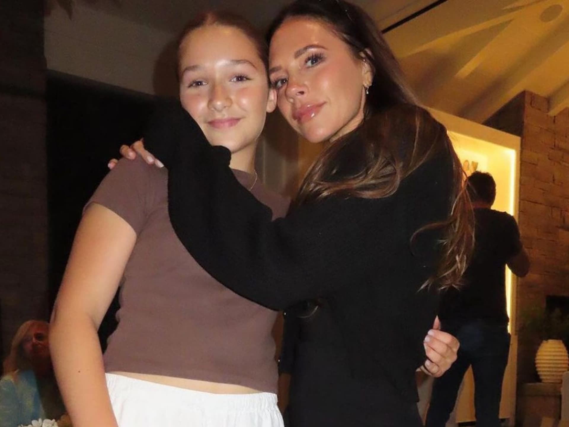 Victoria Beckham hat ihrer Tochter nichts von ihren Brustimplantaten erzählt