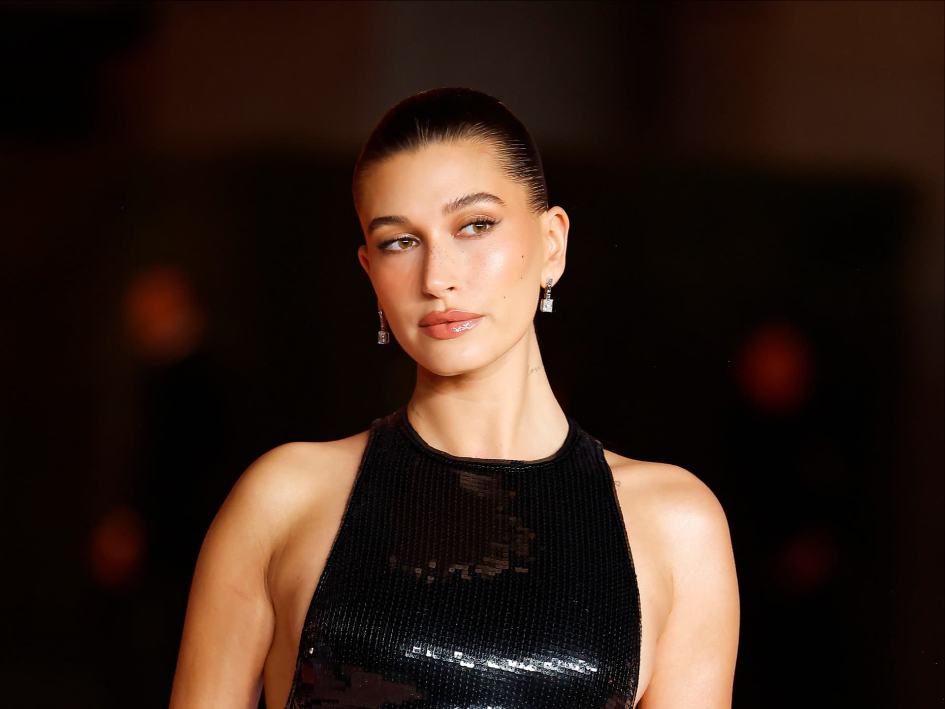 Hailey Bieber kritisiert 'müde Erzählung' über angebliche Fehde mit Selena Gomez