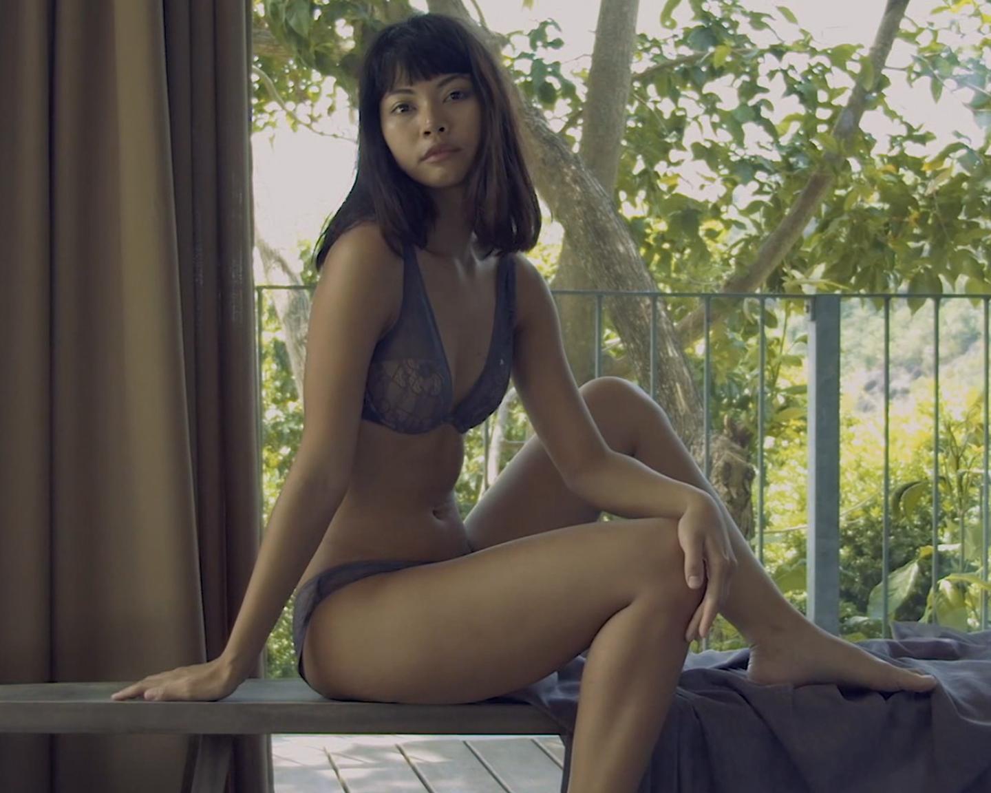 Playboy Newcomer (Cara Pin): Cara Pin wird in diesem sexy Set Deinen Geist erwecken, wollen wir wetten?