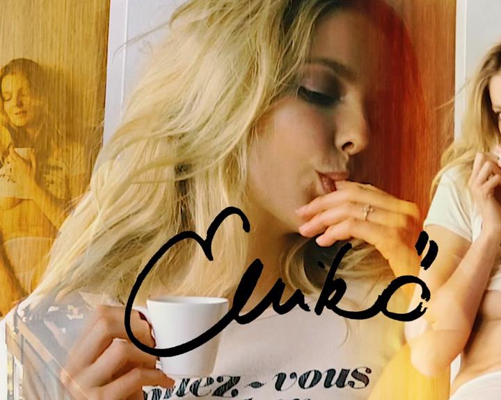 Playboy Playmates (Eniko Mahilik): Mit Eniko hat sich Playboy wirklich ein sexy Topmodel vor die Kamera holen können.