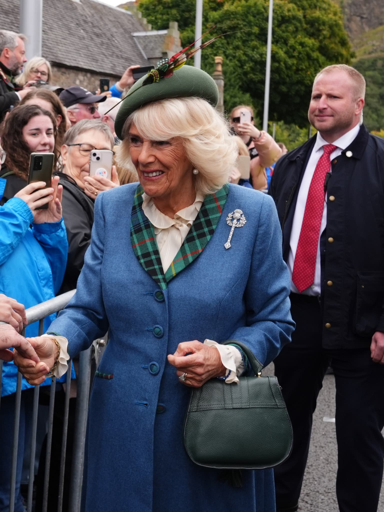 Königin Camilla will das Bewusstsein für häusliche Gewalt schärfen.