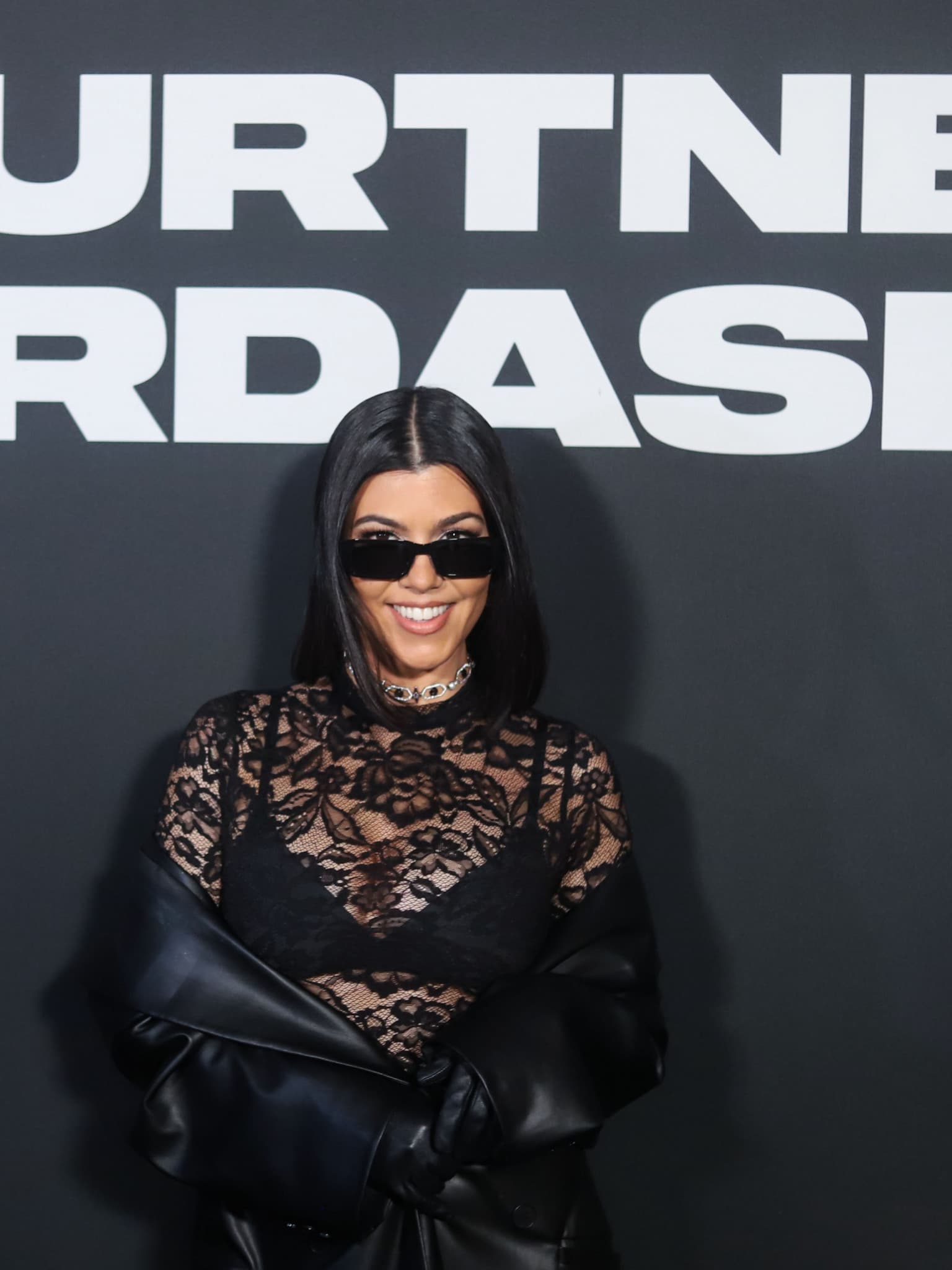 'Sie hat GELD mir vorgezogen!'  Kourtney Kardashian hat ihre Schwester Kim kritisiert