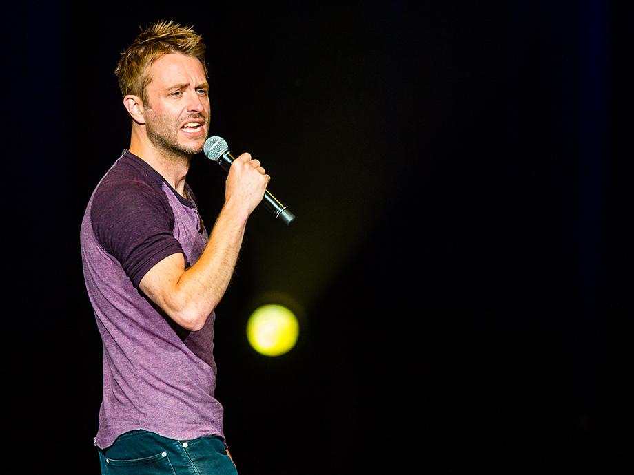 Chris Hardwick über den Einsatz von Comedy gegen den "schwelenden Sh*twich des Lebens