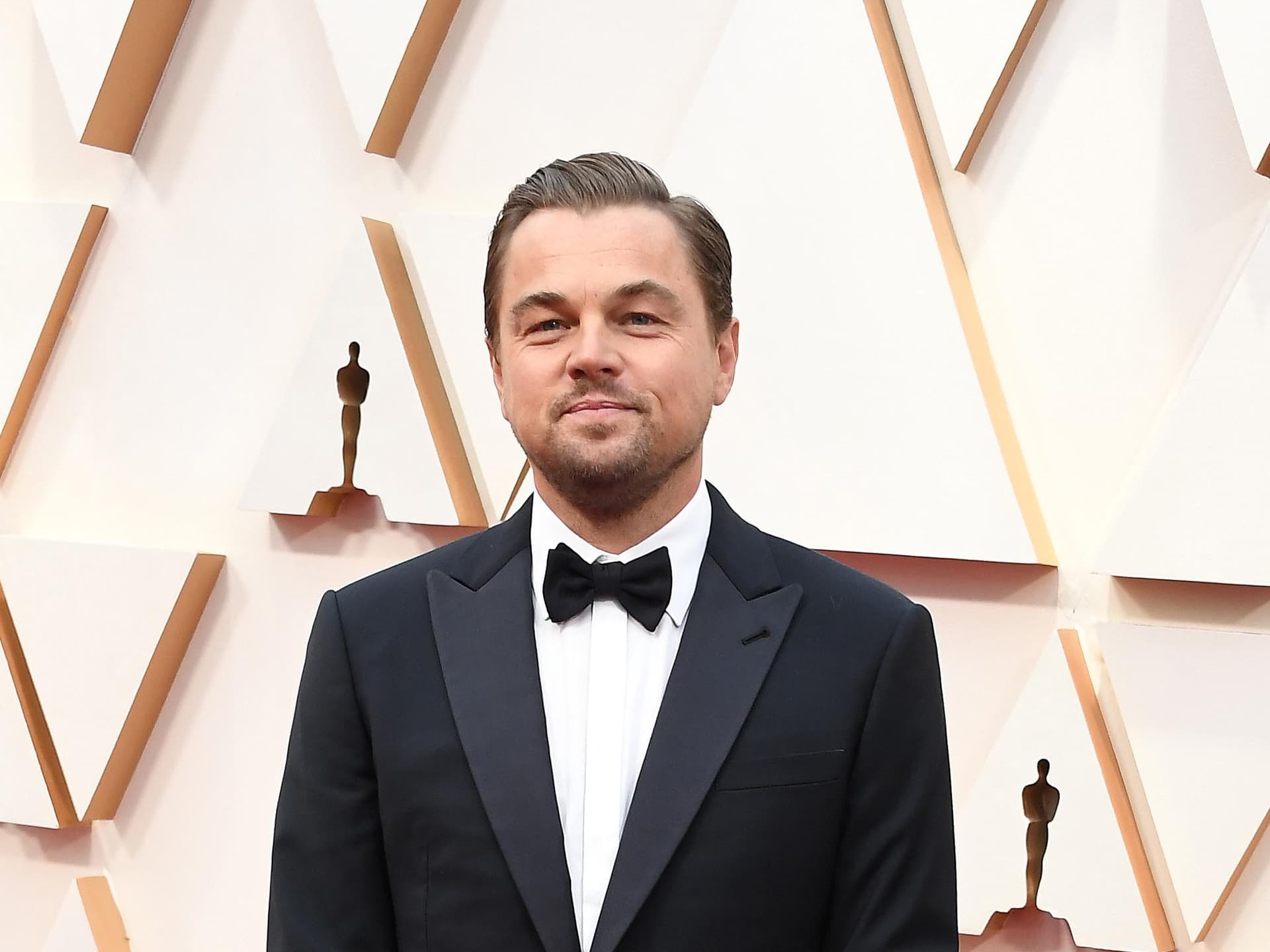 Leonardo DiCaprio soll 'in ein veganes Sneaker-Unternehmen investieren,