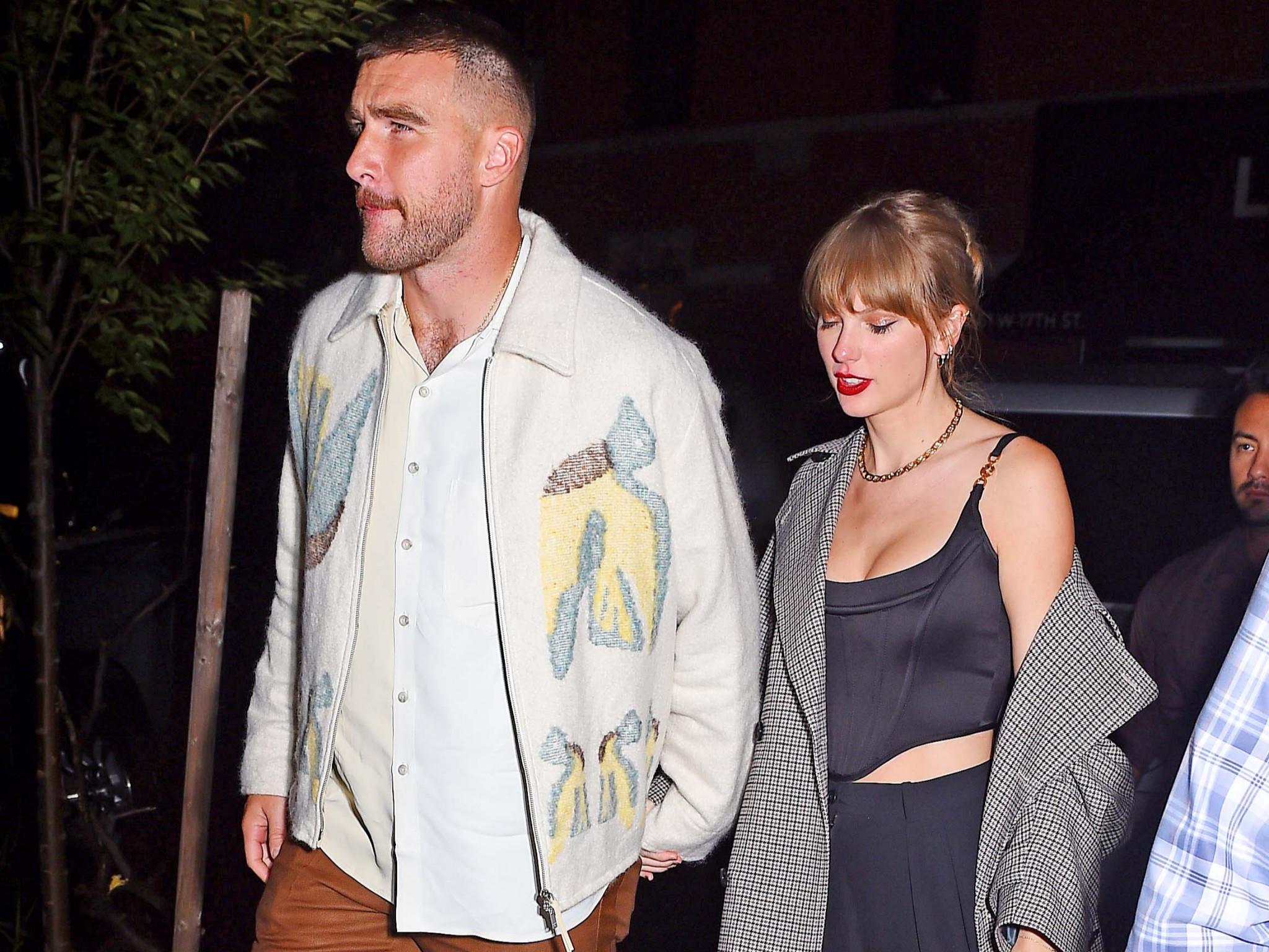 Travis Kelce hat sich in Bezug auf seine Romanze mit Taylor Swift nicht verändert