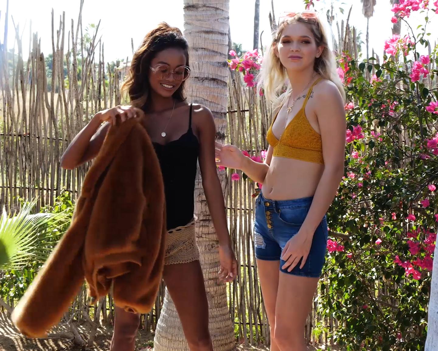 Playboy Girlfriends (Putri und Kylie): Auf nach Todos Santos, Mexico, mit den Schönheiten Putri Cinta und Kylie Belle. Putri und Kylie kommen aus Bali und Georgia und sind schnelle Freunde geworden, als sie vor Ort mit der Fotografin Cassandra Keyes zusammen sind.