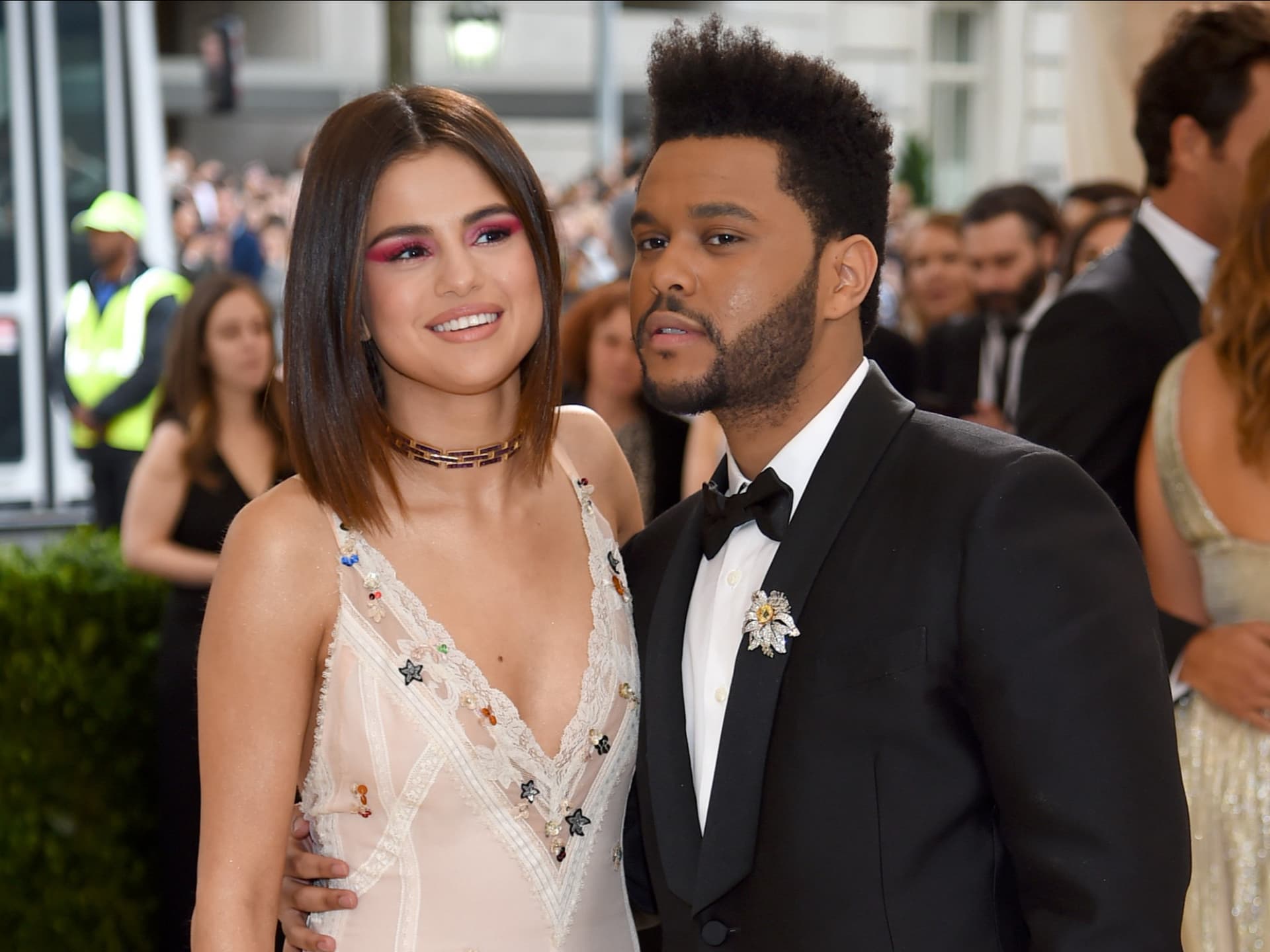 Selena Gomez dementierte, dass ihr neuer Song 'Single Soon' von The Weeknd...