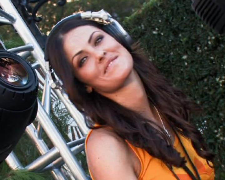 Playmate und Model Summer Altice, nun unter anderem Playmate-Bunny-DJ, erzählt, wie sie entdeckt wurde