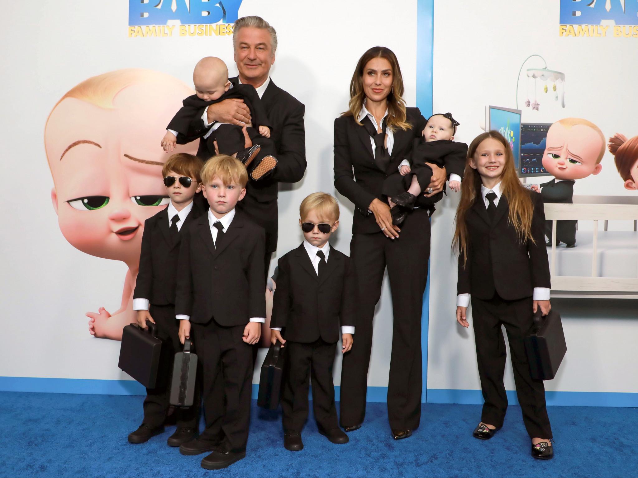 Alec Baldwin erklärt, warum er sich später im Leben für so viele Kinder entschied