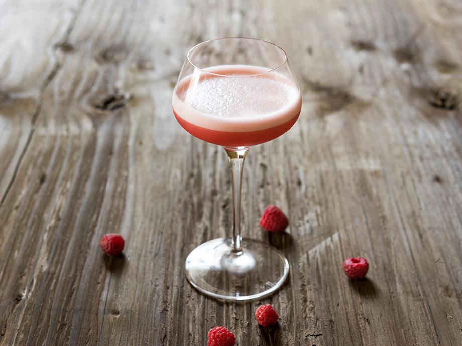 Ihr Cocktail wird so viel besser schmecken, wenn Sie Ihren eigenen Himbeersirup herstellen