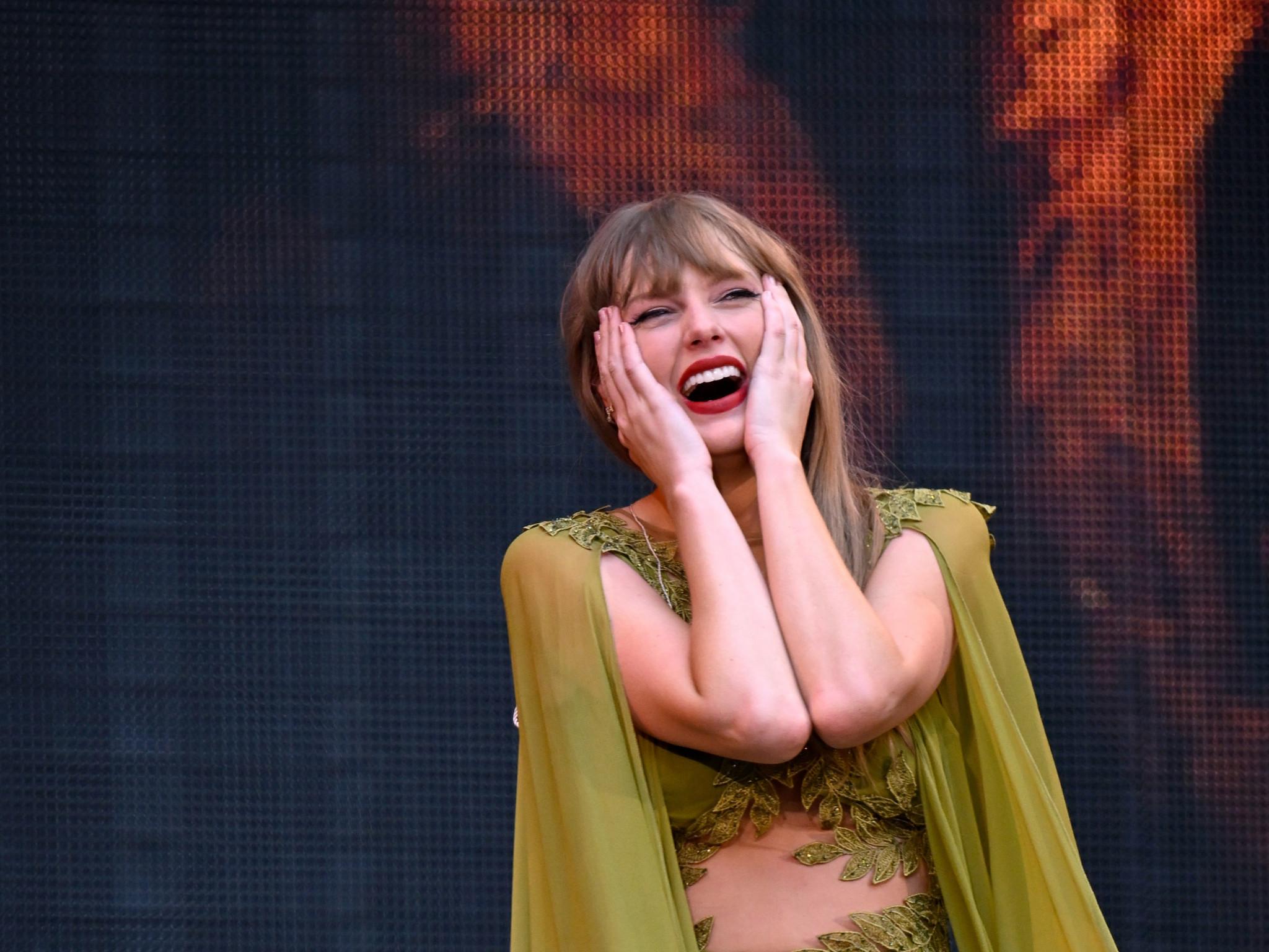 Taylor Swift kennt das Szenario mit dem Verschlucken von Insekten bei Konzerten nur zu gut