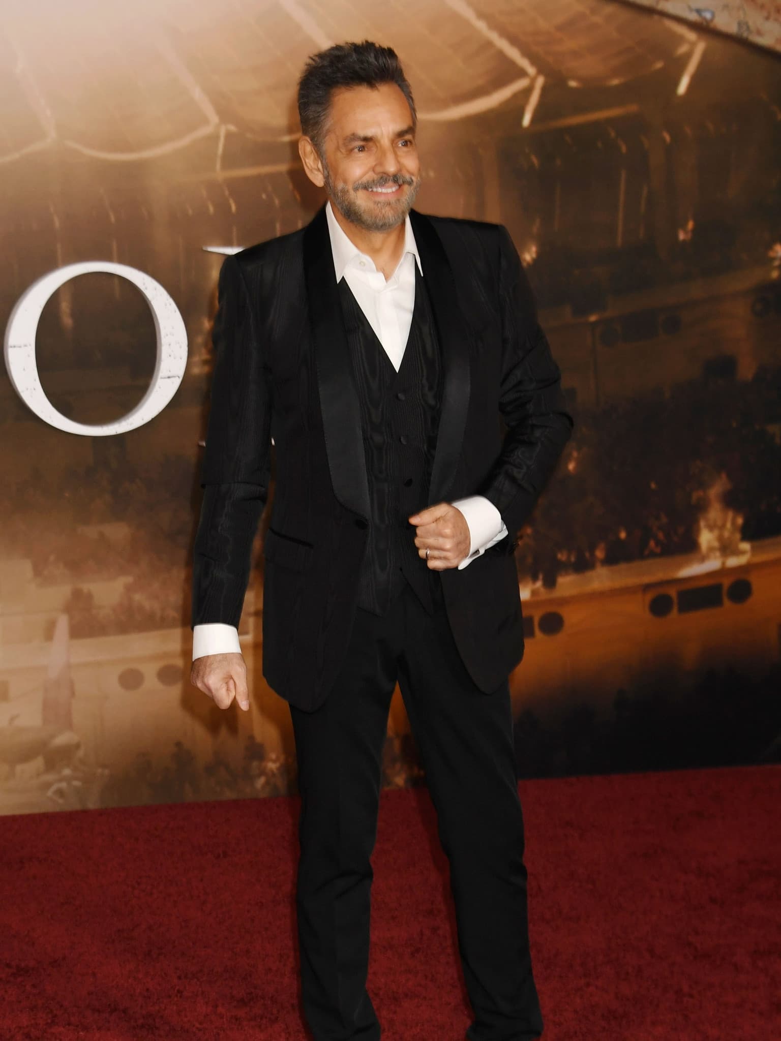 Eugenio Derbez hat sich bei Selena Gomez entschuldigt.