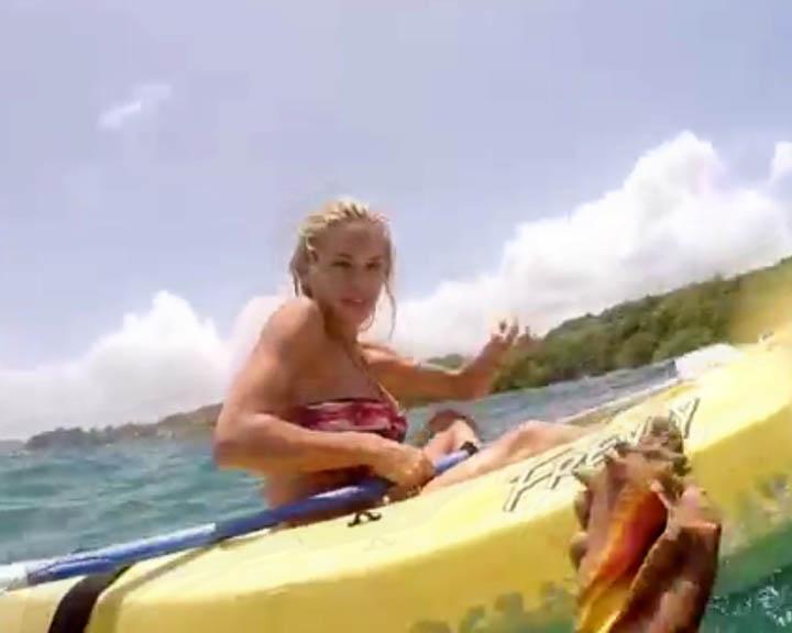 Sexy Playboy Action Cam auf Reisen: Playmate Dani Mathers nimmt Dich mit auf Jamaica